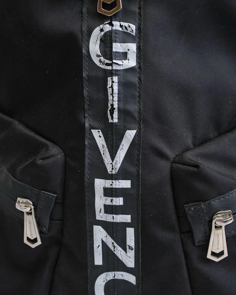 Givenchy Triangle Zipy Nylon Rucksack Schwarz 9