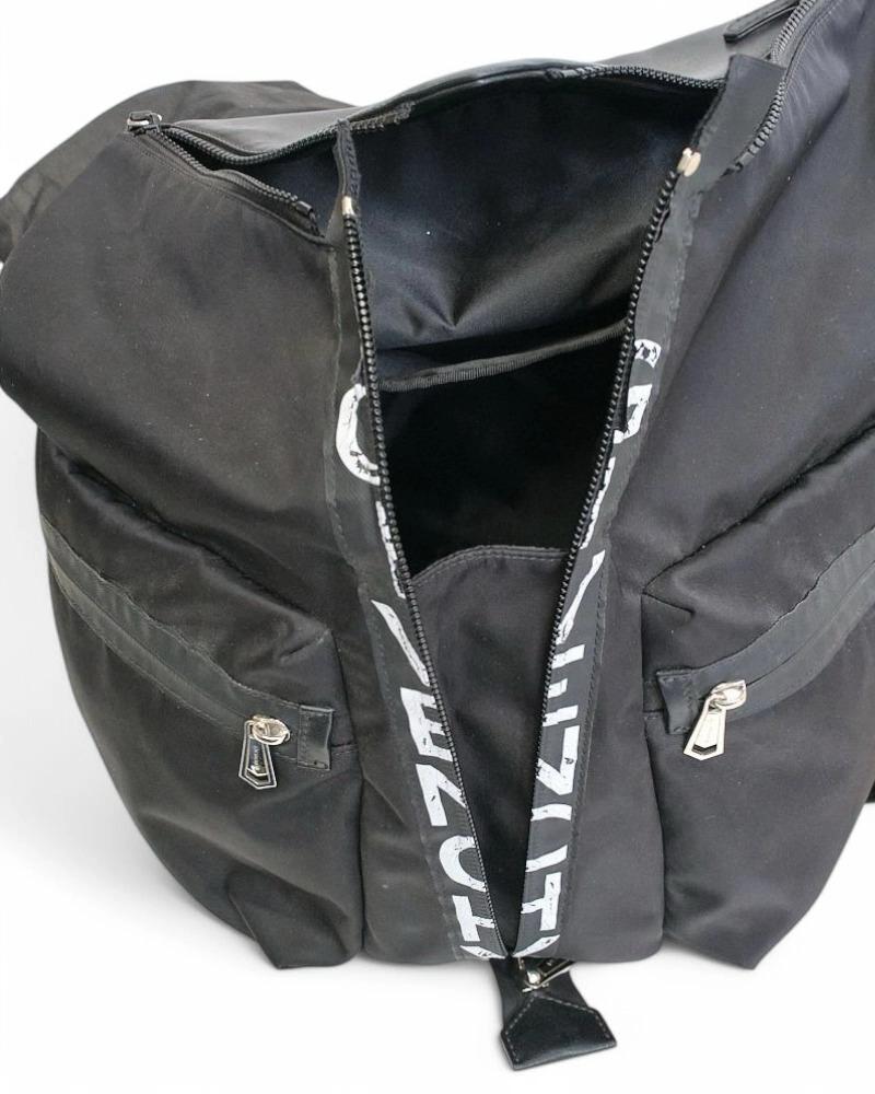 Givenchy Triangle Zipy Nylon Rucksack Schwarz 10