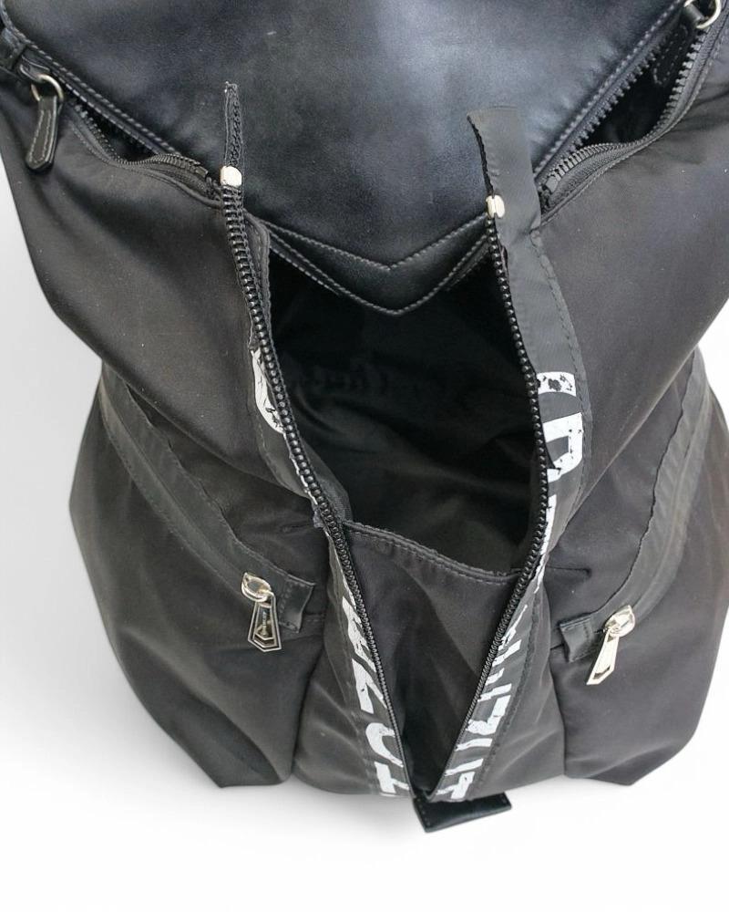 Givenchy Triangle Zipy Nylon Rucksack Schwarz 12