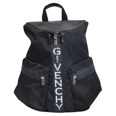 Givenchy Triangle Zipy Nylon Rucksack Schwarz