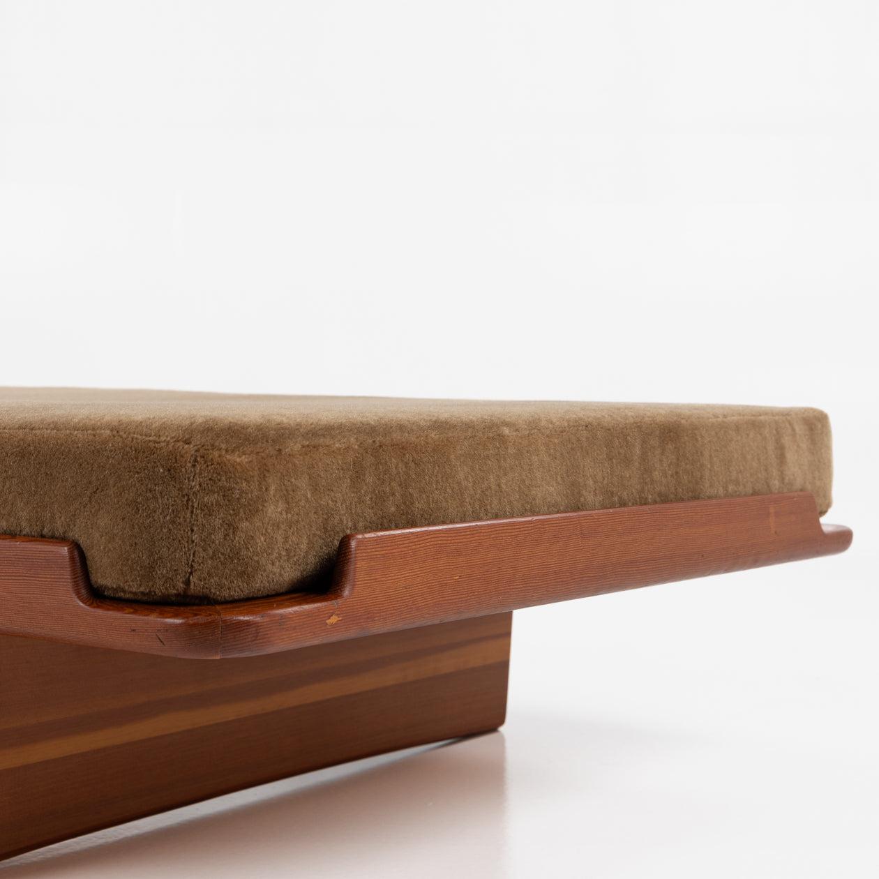 20th Century GJ Daybed in Oregon pine by Grete Jalk For Sale