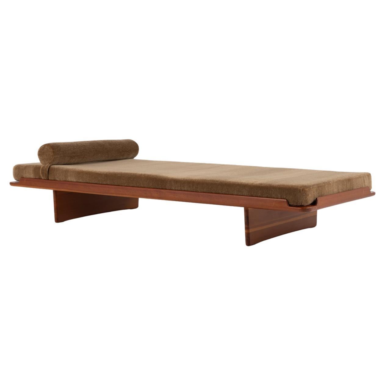 GJ Daybed in Oregon pine by Grete Jalk For Sale