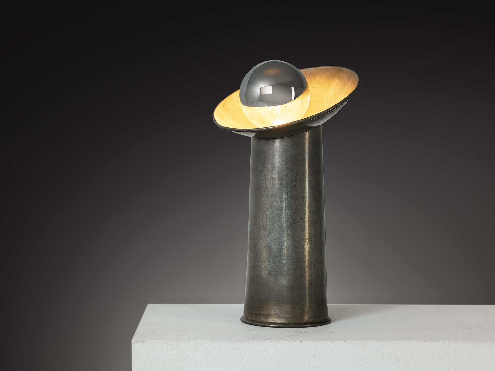 Gjlla Giani for the Nucleo Division of Sormani, 'Radar' table lamp, pewter and glass, Italy, 1971

This rare table lamp is designed by the Italian architect Gjlla Giani for the Nucleo Division of Sormani. The lamp embodies a uniform design;