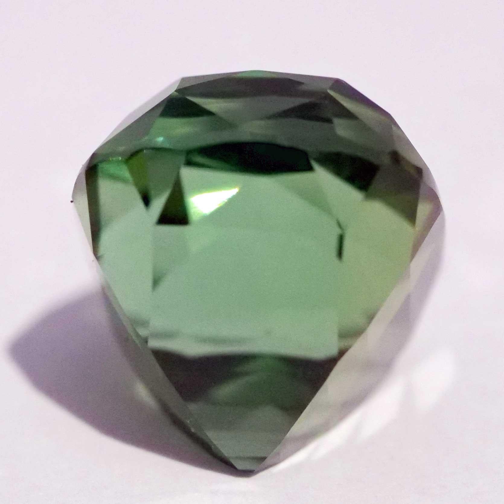 GLA Certificate Tourmaline  Afghanistan green-mint 8.45 ct Investment Gemstone In New Condition For Sale In Viena, Viena