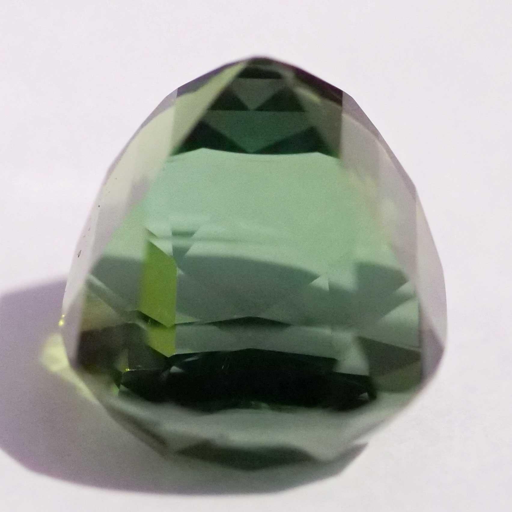 Women's or Men's GLA Certificate Tourmaline  Afghanistan green-mint 8.45 ct Investment Gemstone For Sale