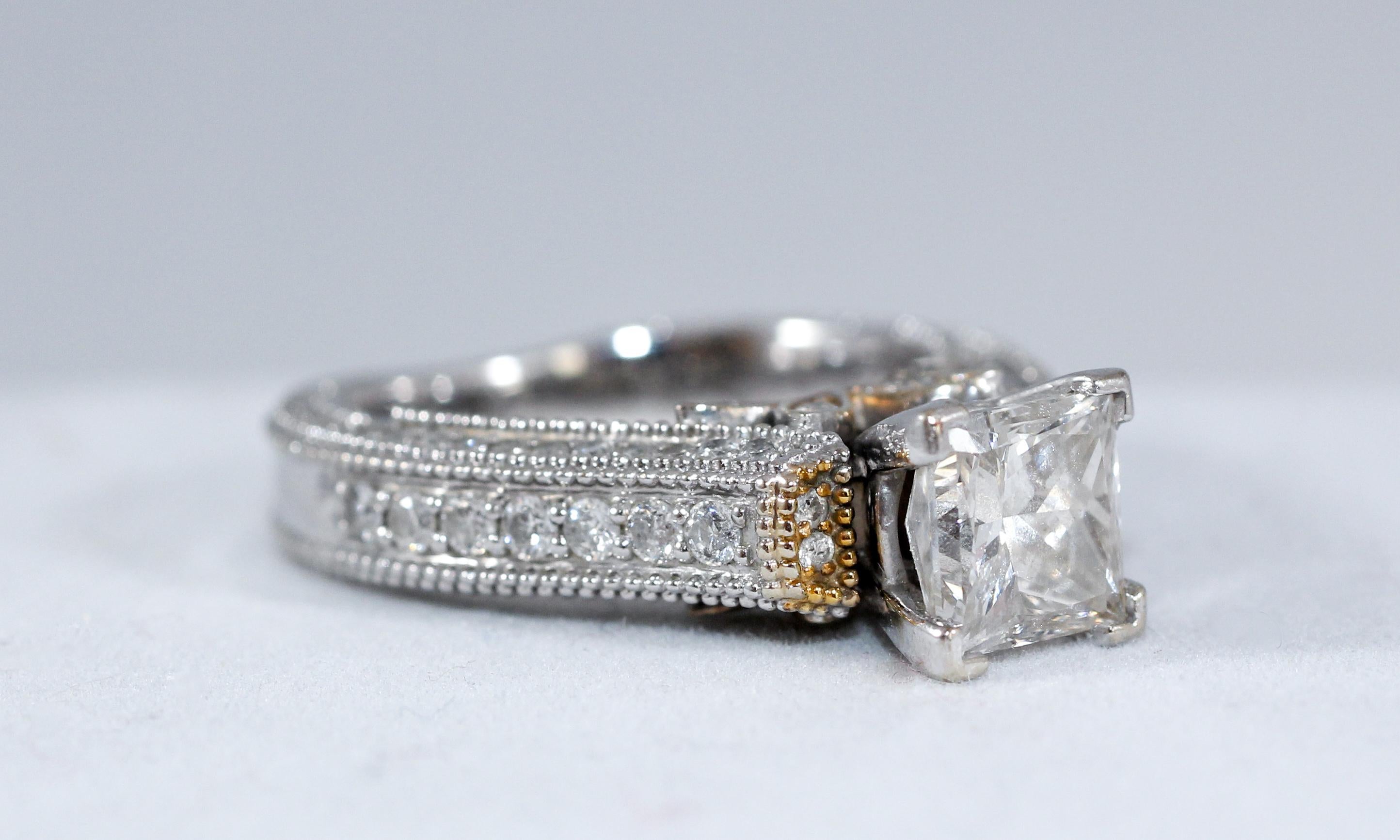 Bague de fiançailles de mariage solitaire en or blanc 18 carats avec diamant certifié GAL de 1,7 carat en vente 2