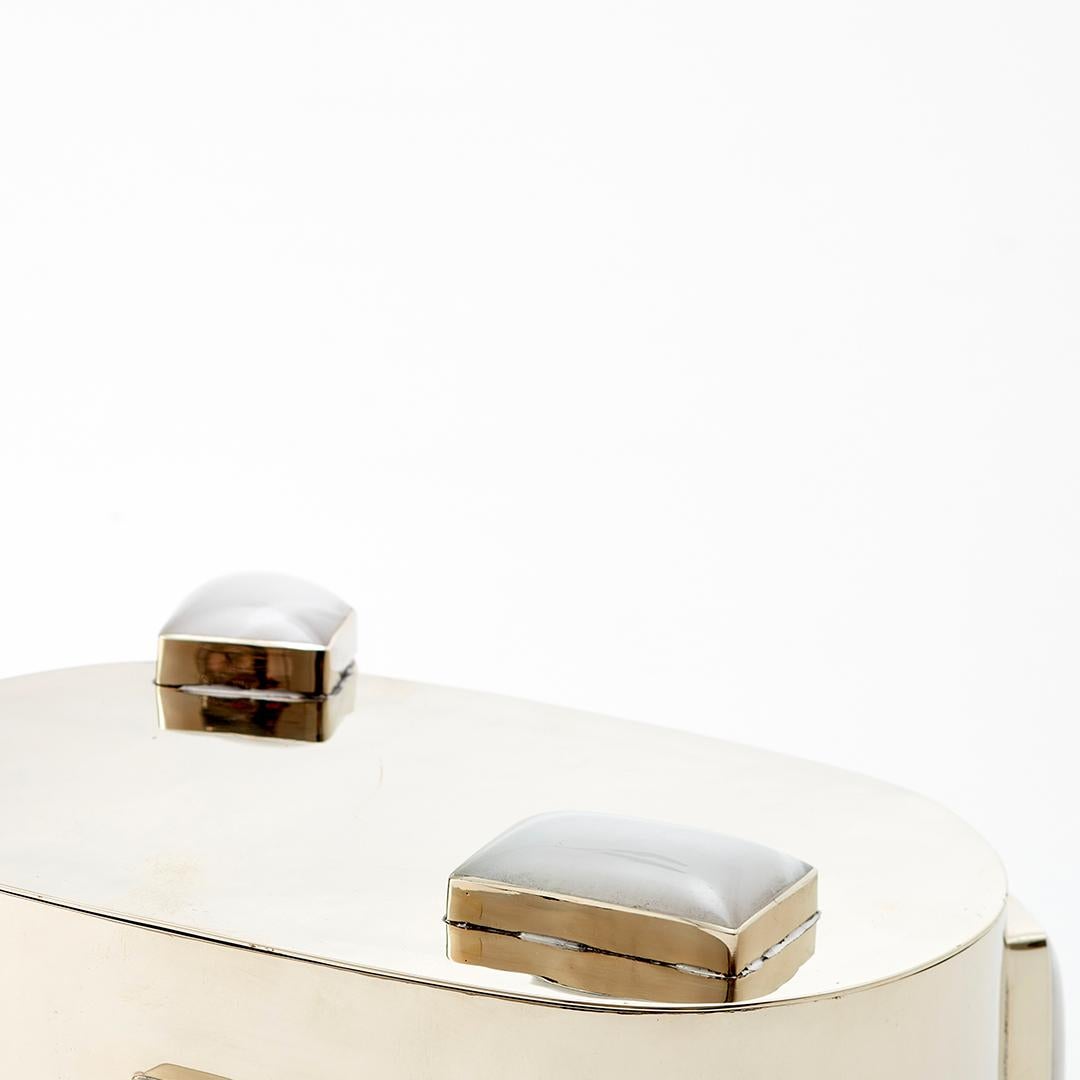 Moderne Petite boîte en pierre d'alpaga argentée et d'onyx blanc Glaciar en vente