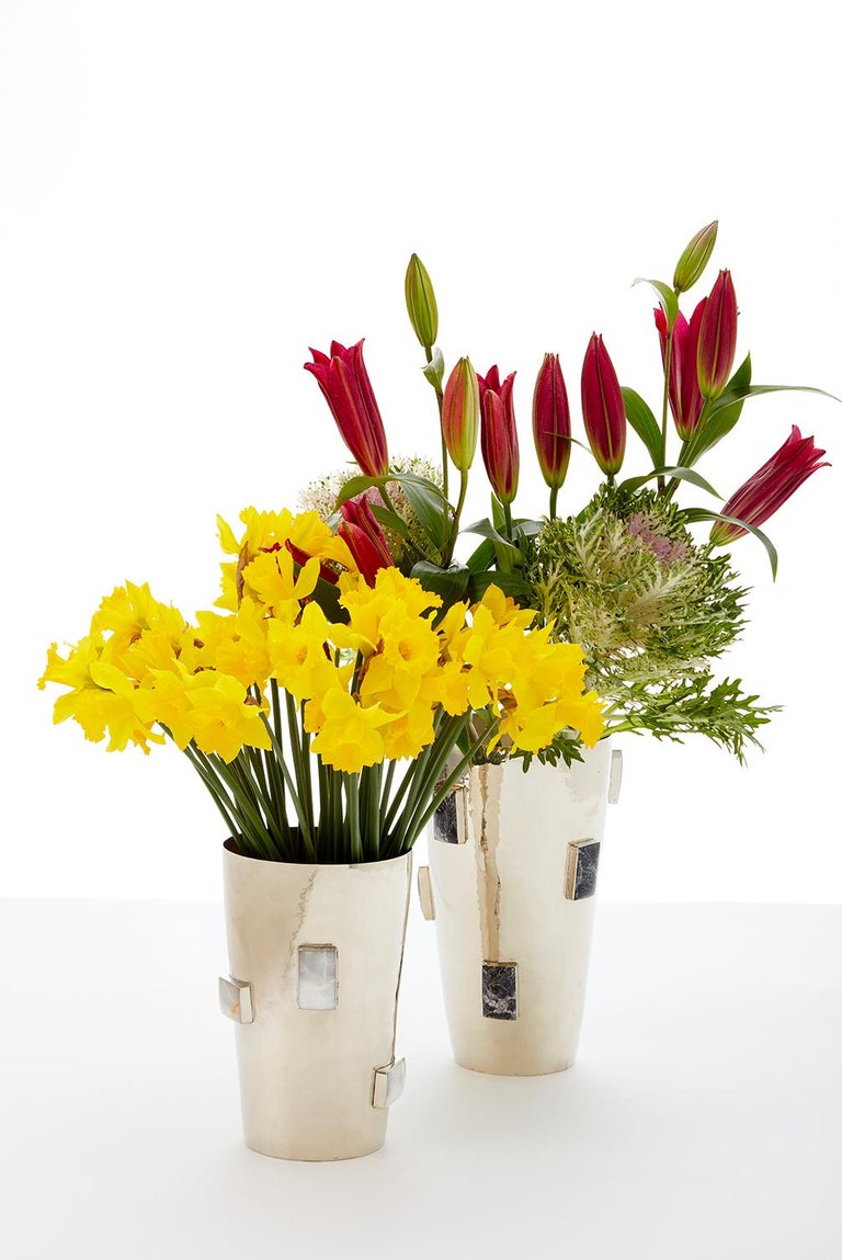 Glaciar Tall Silver Alpaca and Black Onyx Stone Flower Vase For Sale at