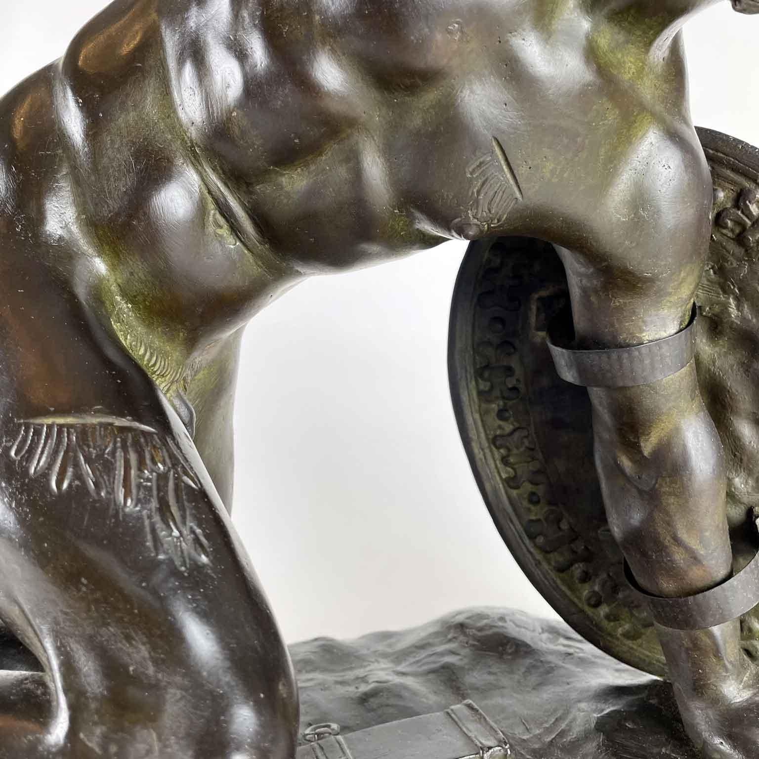 Gladiatore Ferito Figura Grand Tour in Bronzo Ispirata al Galata Morente Romano  For Sale 4