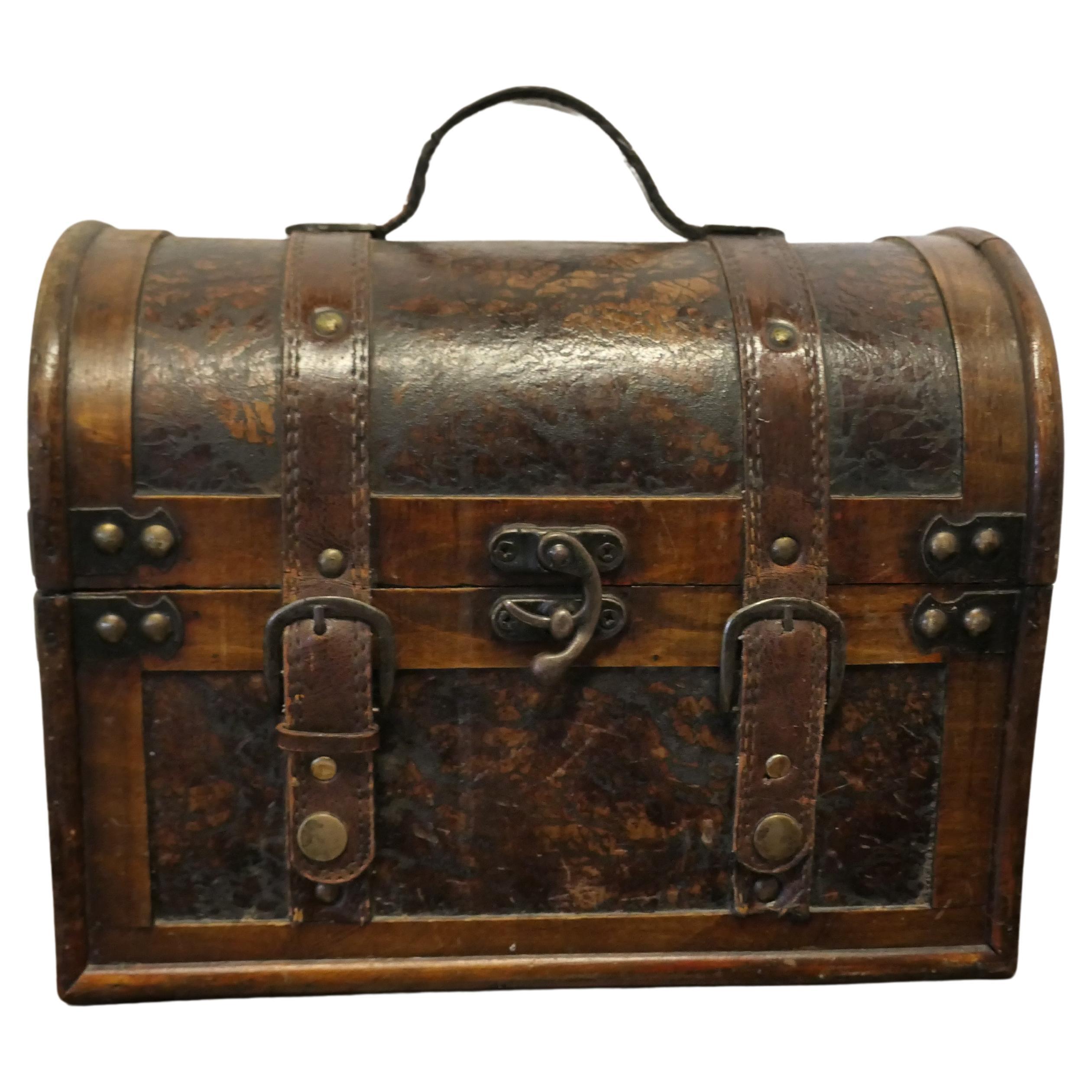 Gladstone Bag Treasure Chest Box