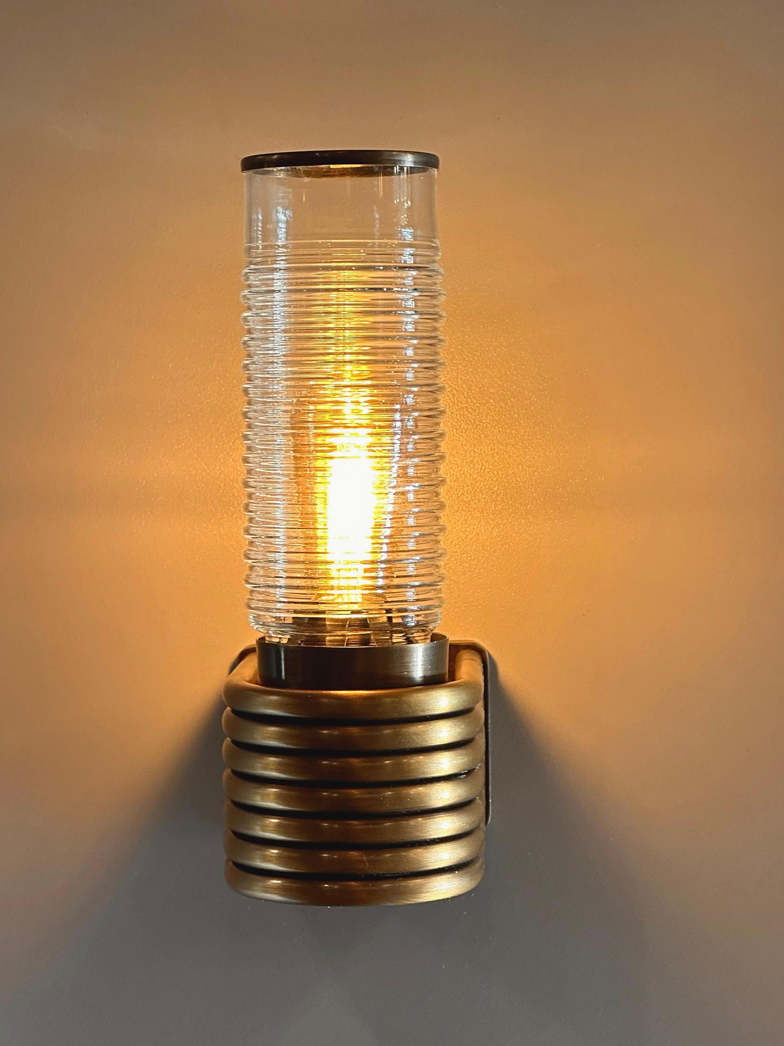 Mid-Century moderno Glalpula Single Art Deco Wall Sconce in vendita