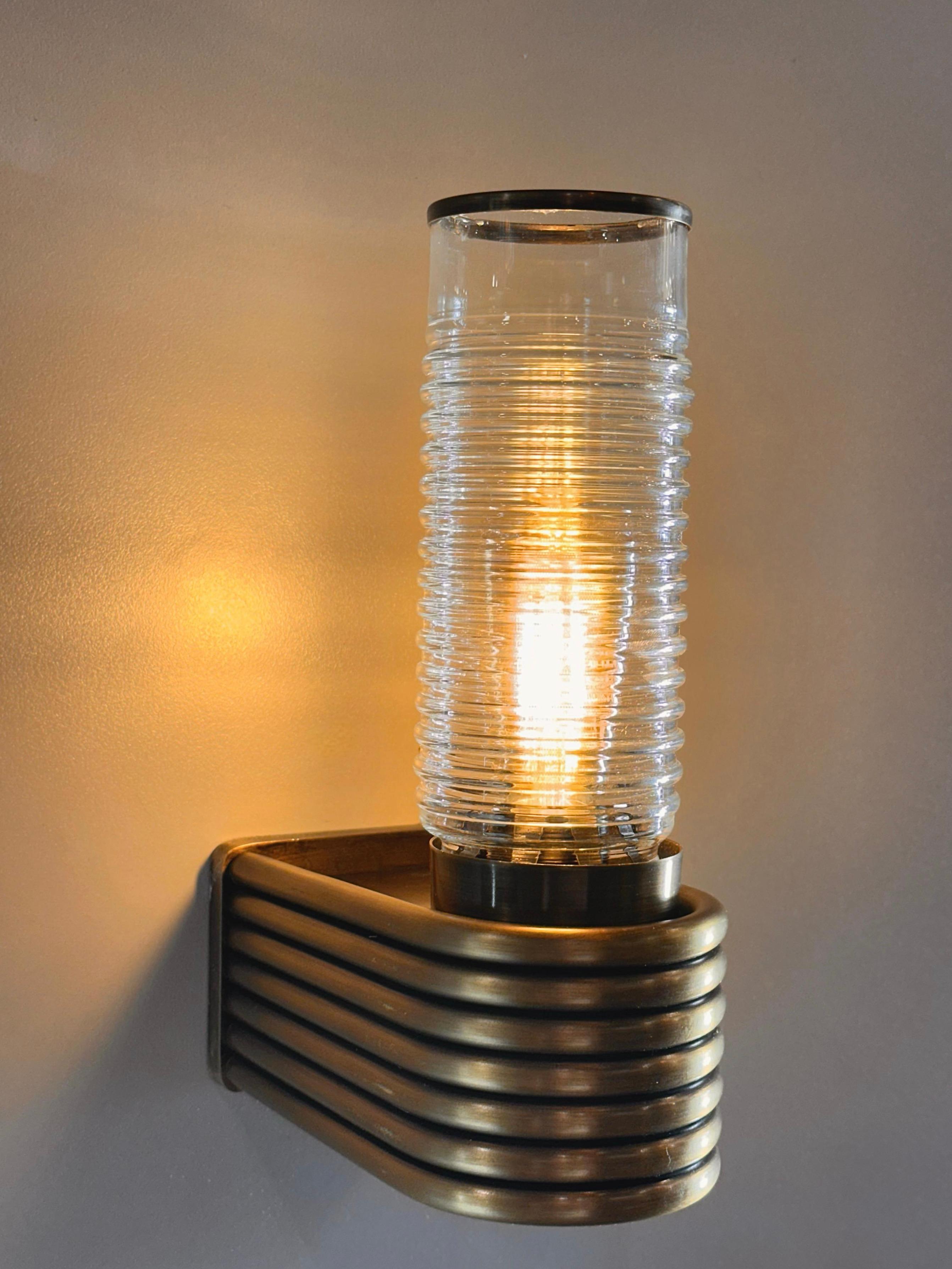Laccato Glalpula Single Art Deco Wall Sconce in vendita