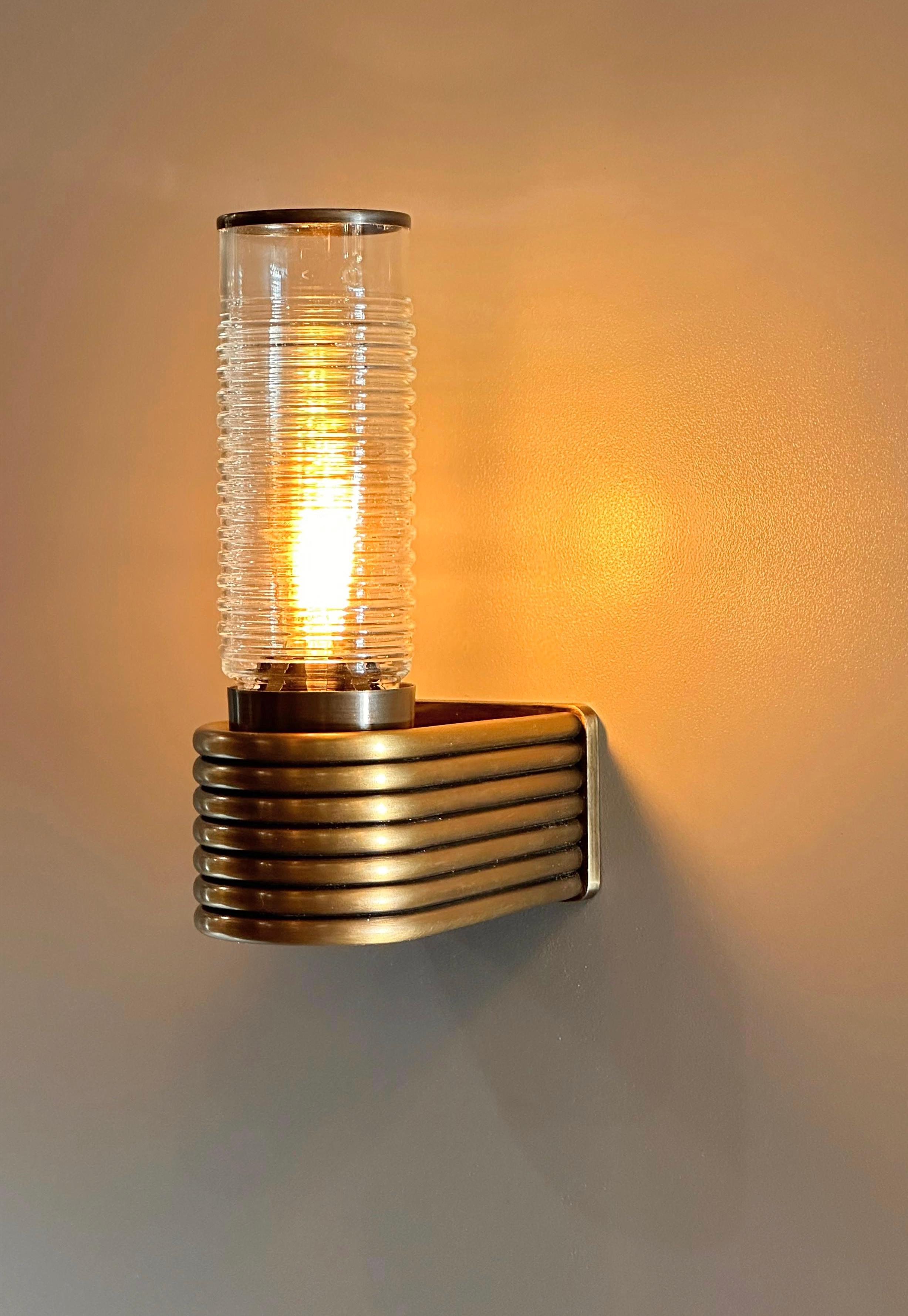 Glalpula Single Art Deco Wall Sconce in vendita 1