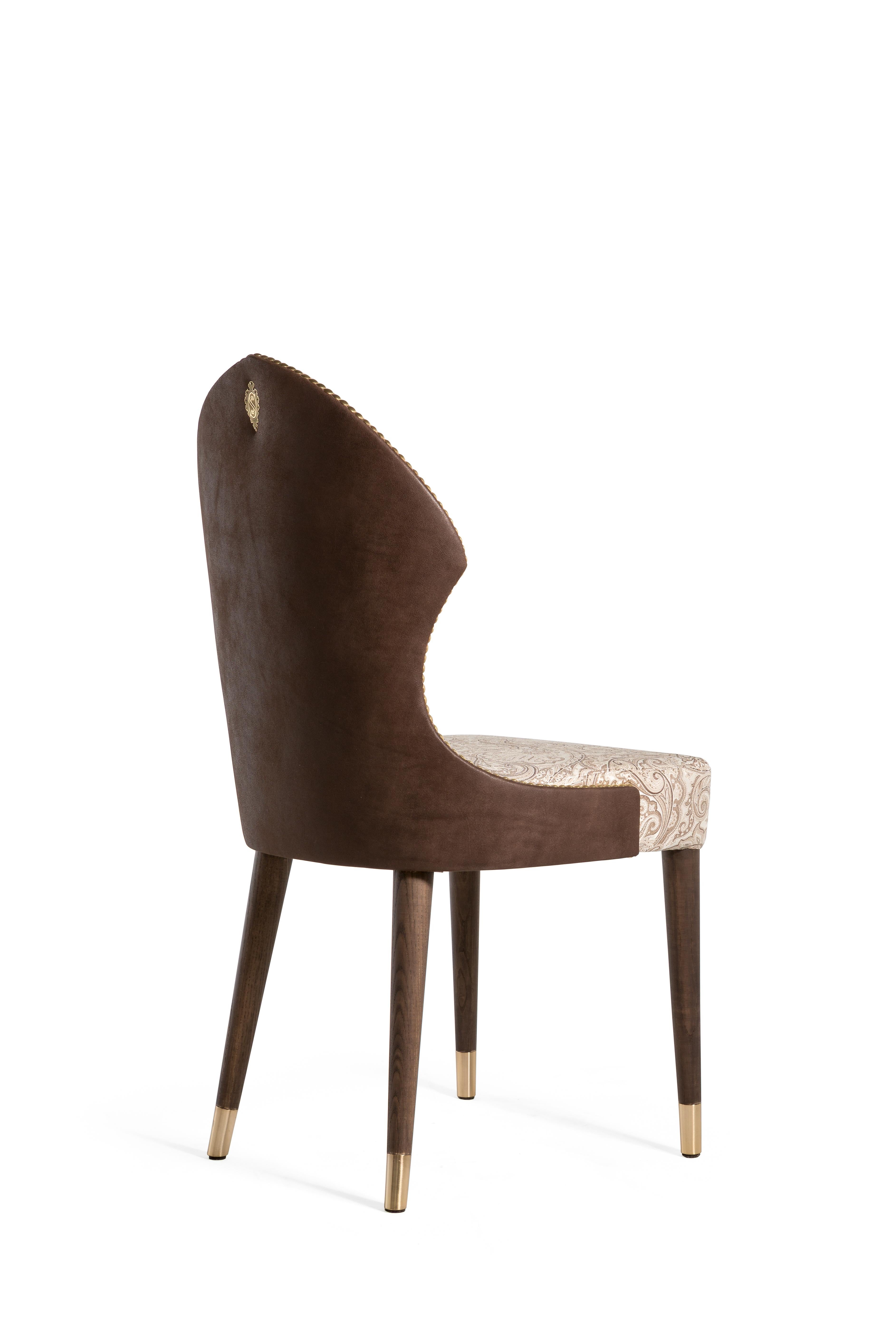 Zeitgenössischer „Glam Chair“-Esszimmerstuhl, voll gepolstert (Moderne) im Angebot