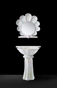 "Glam Clam" sink and mirror