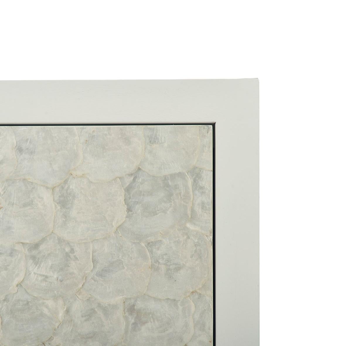 Cassettiera minimalista glam in vendita 1