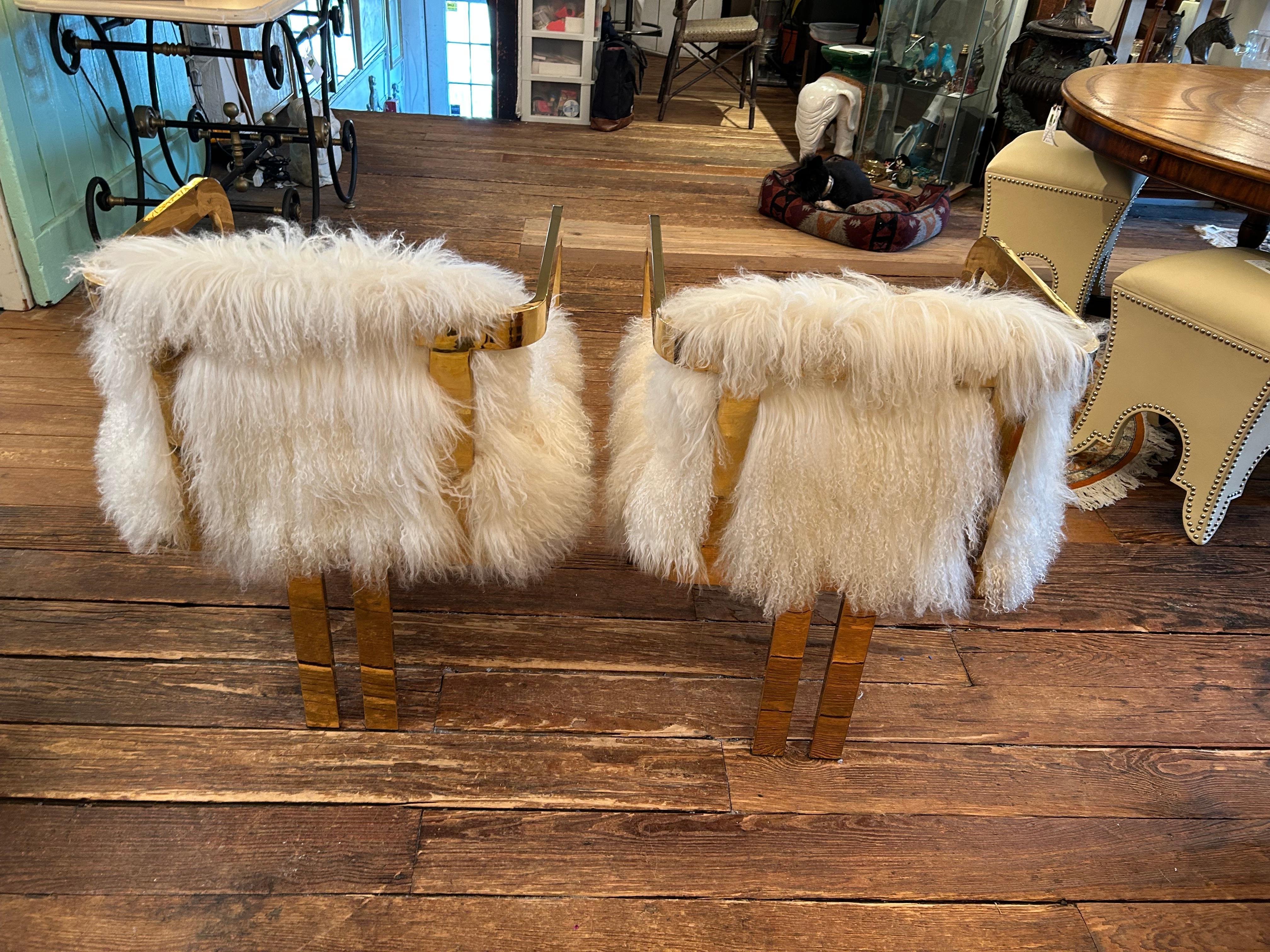 Glam-Paar  Esszimmer- oder Clubstühle aus Messing und mongolischem Fell von Modshop im Angebot 3