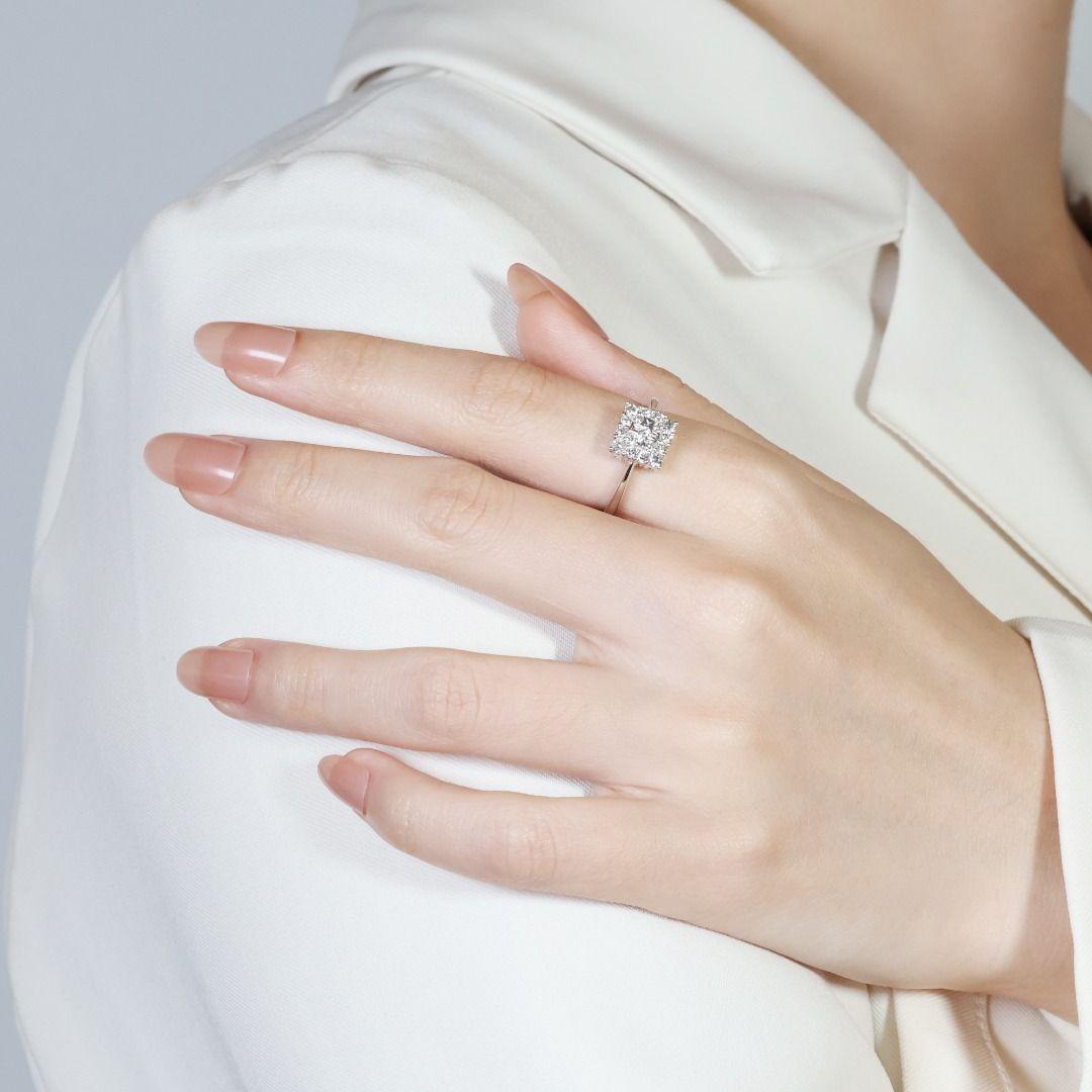 Glamouröser 0,42 Karat Diamanten-Cluster-Ring aus 18 Karat Weißgold im Angebot 3