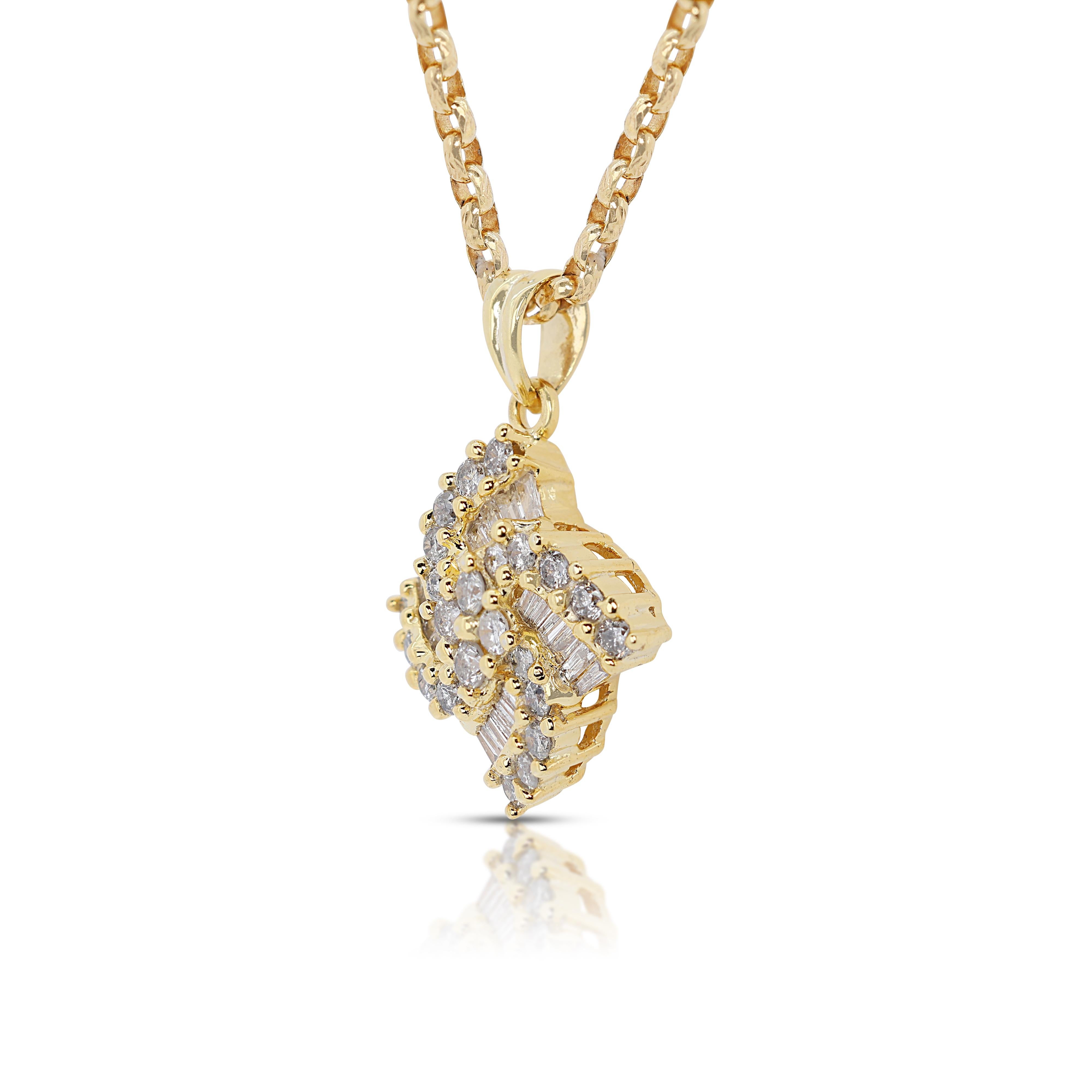 Women's Glamorous 0.42ct Diamonds Pendant in 18K Yellow Gold - (Chain Not Included) For Sale