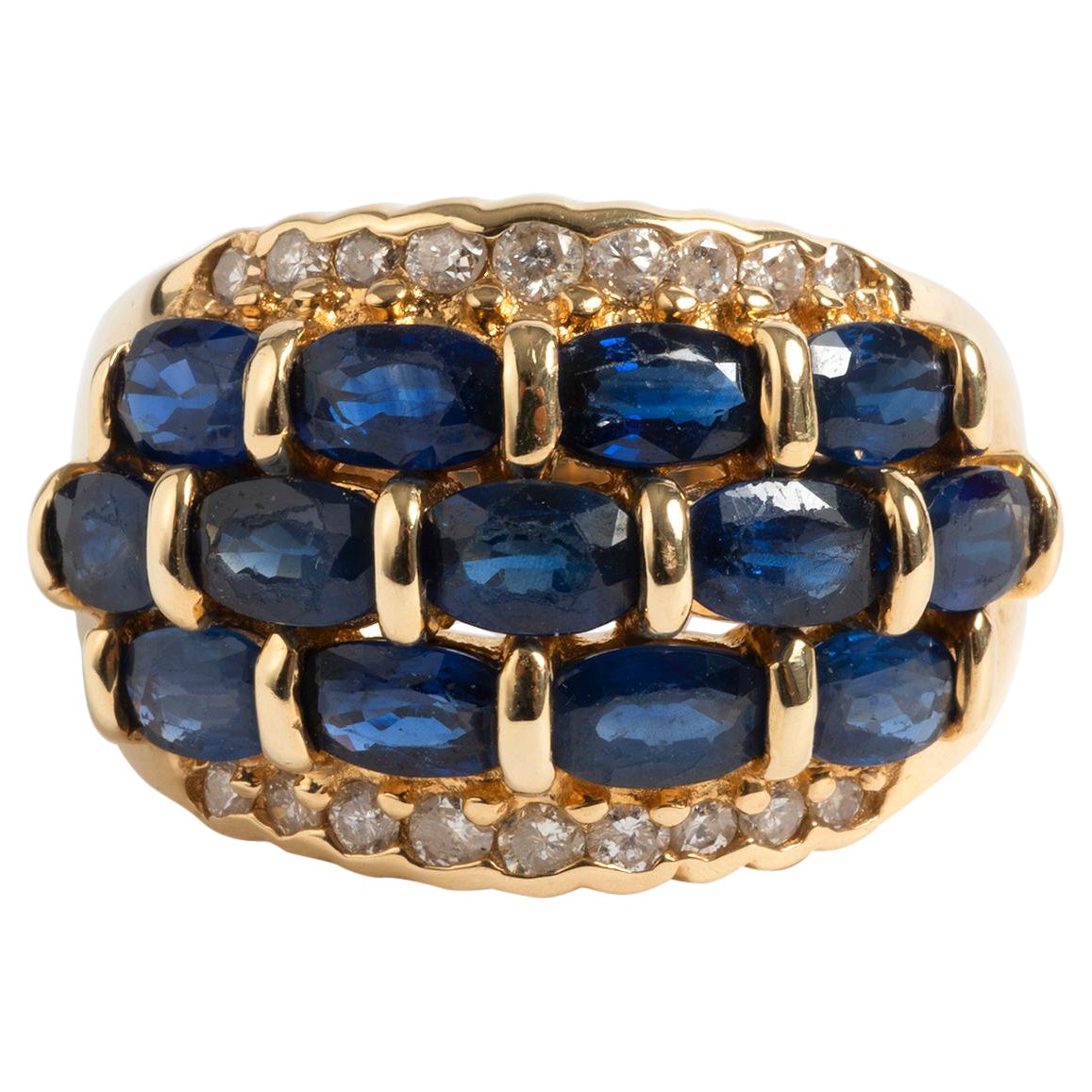 Glamouröser 14 Karat Gelbgold Diamant und Saphir Kleid-Ring im Angebot