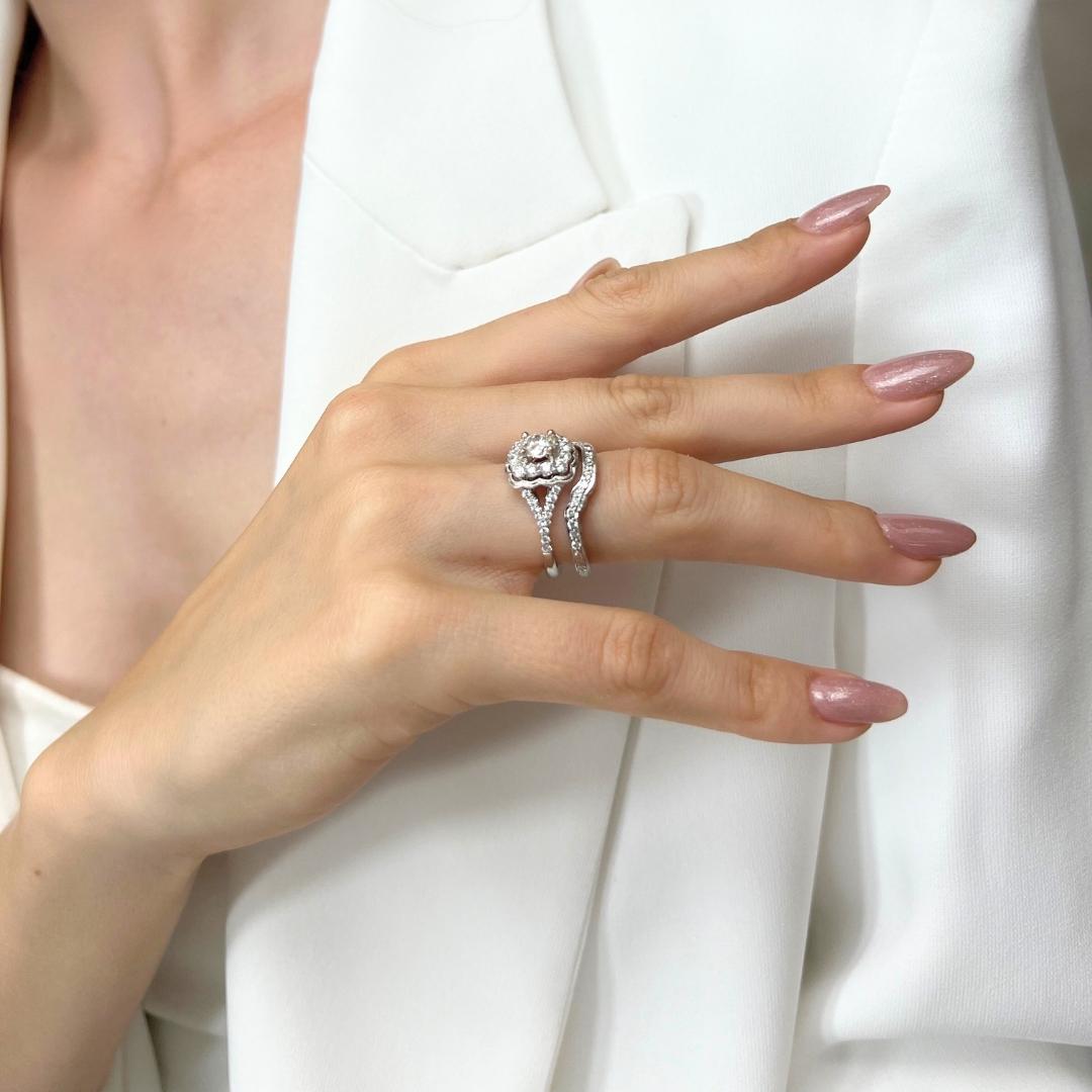 Set di due anelli con diamanti da 1,40 carati in oro bianco 14k - Certificato IGI in vendita 6