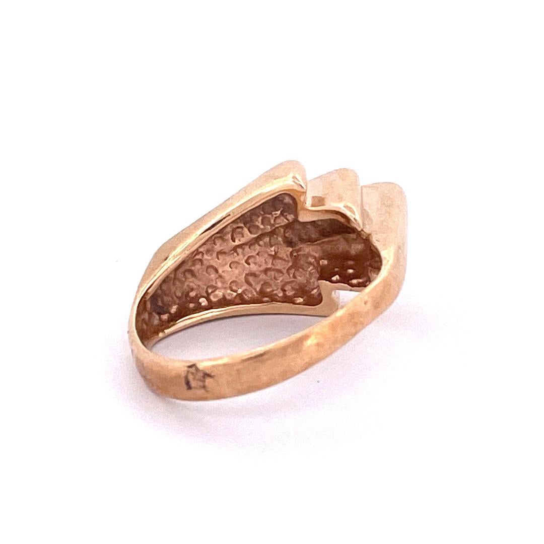 Glamorous 14k Yellow Gold Five-Finger Design Ring

Step into the realm of contemporary style with our glamorous 14k yellow gold five-finger design ring. Crafted with finesse, this lightweight ring weighs 4.7 grams, ensuring a comfortable fit. 

size