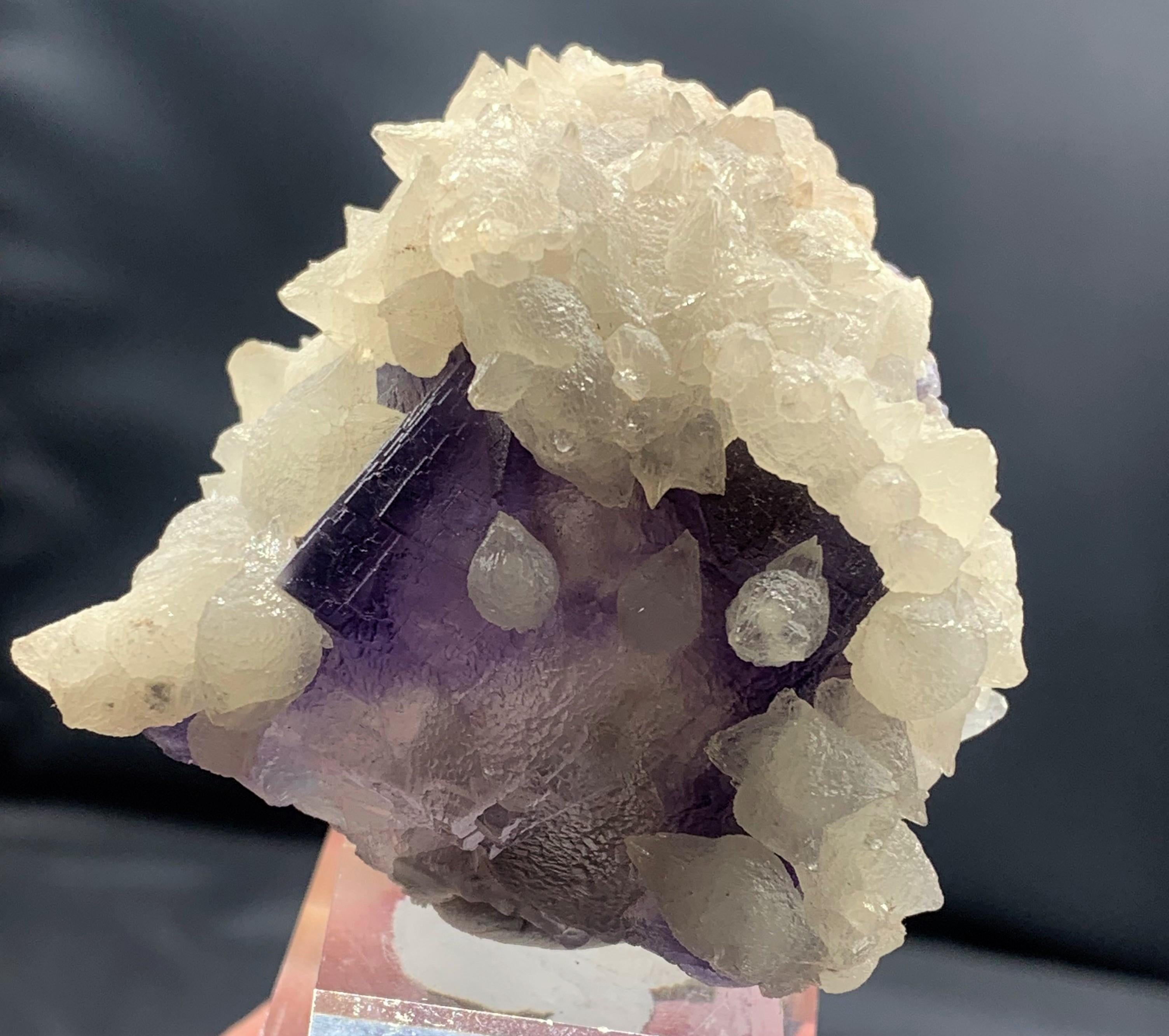 Pakistani Glamorous 162.08 Gram Fluorite Specimen with Dog Tooth from Pakistan  For Sale