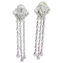 Orecchini glamour con diamante Fleur De Lis da 16,5 carati in oro bianco 18 carati