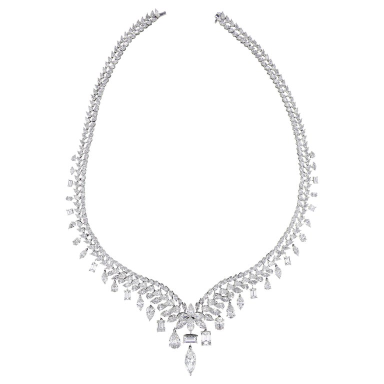 Glamorous 18 Karat White Gold and Diamond Necklace For Sale at 1stDibs