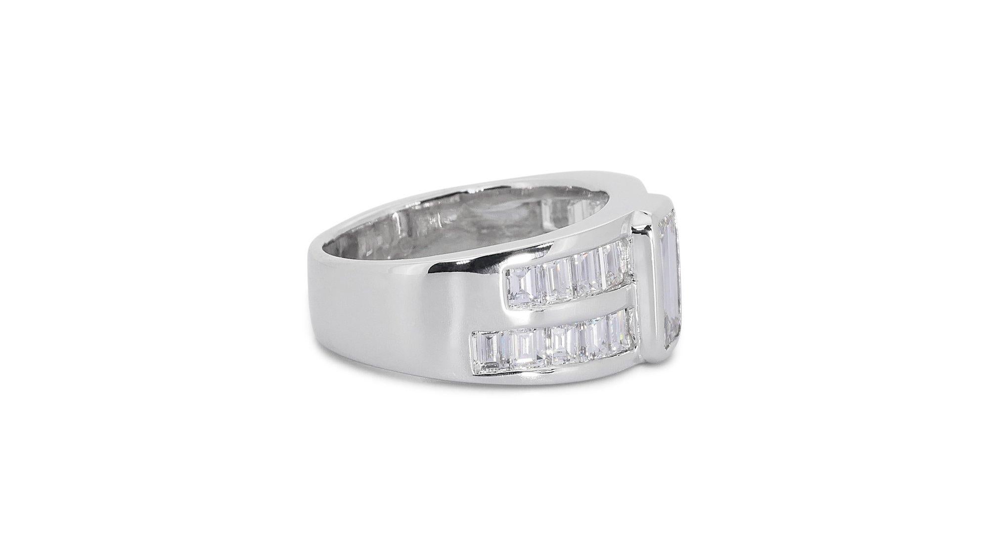 Glamorous 18K White Gold Dome Ring w/ 1.90 ct Natural Diamonds IGI Certificate In New Condition For Sale In רמת גן, IL