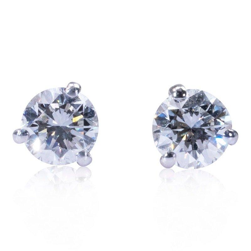 Glamorous 18k White Gold Stud Earrings 1.40 carat Natural Diamond In New Condition In רמת גן, IL