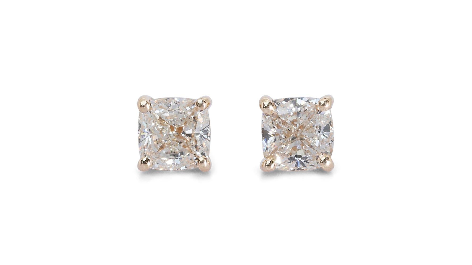 Square Cut Glamorous 18k Yellow Gold Earrings w/ 2 ct Natural Diamonds IGI Certificate For Sale