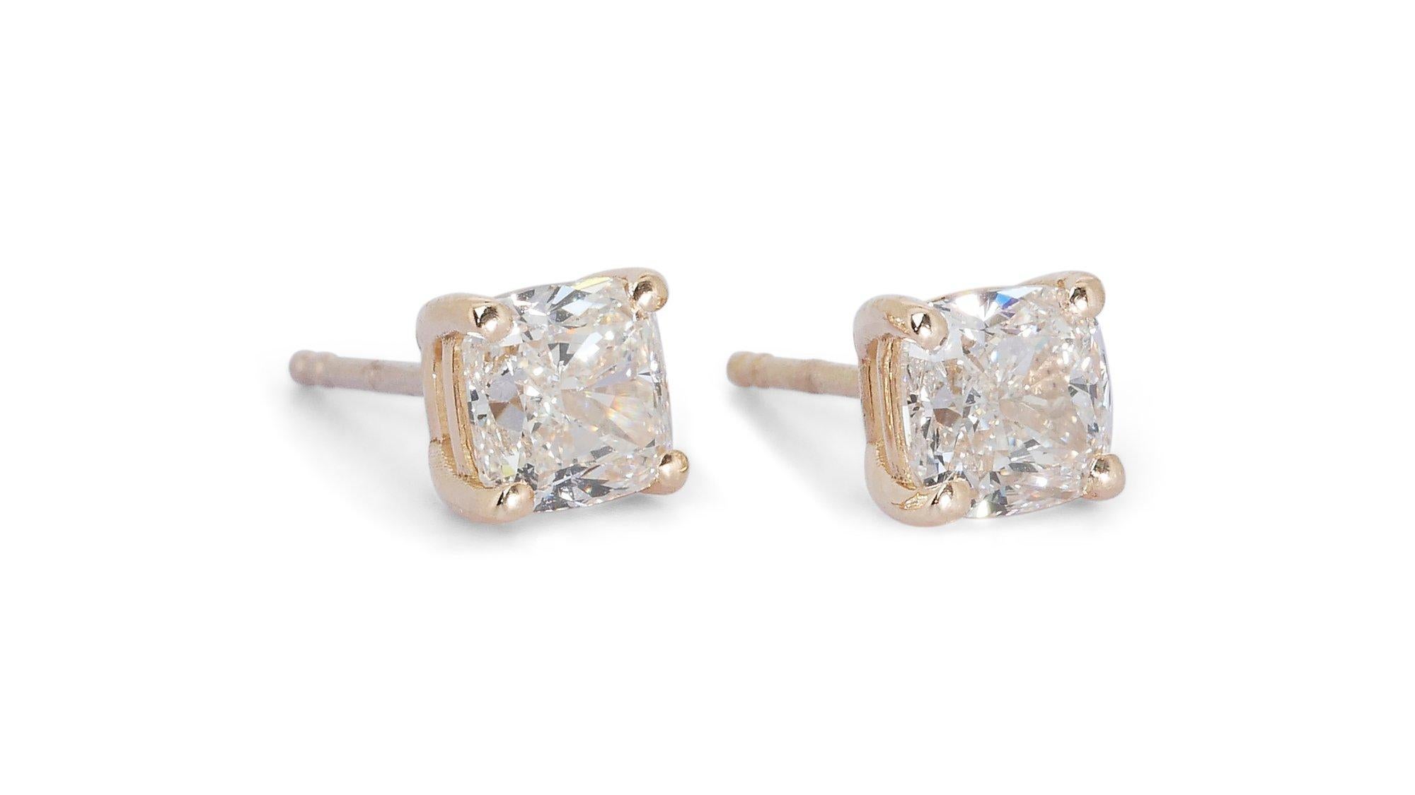 Glamorous 18k Yellow Gold Earrings w/ 2 ct Natural Diamonds IGI Certificate In New Condition For Sale In רמת גן, IL
