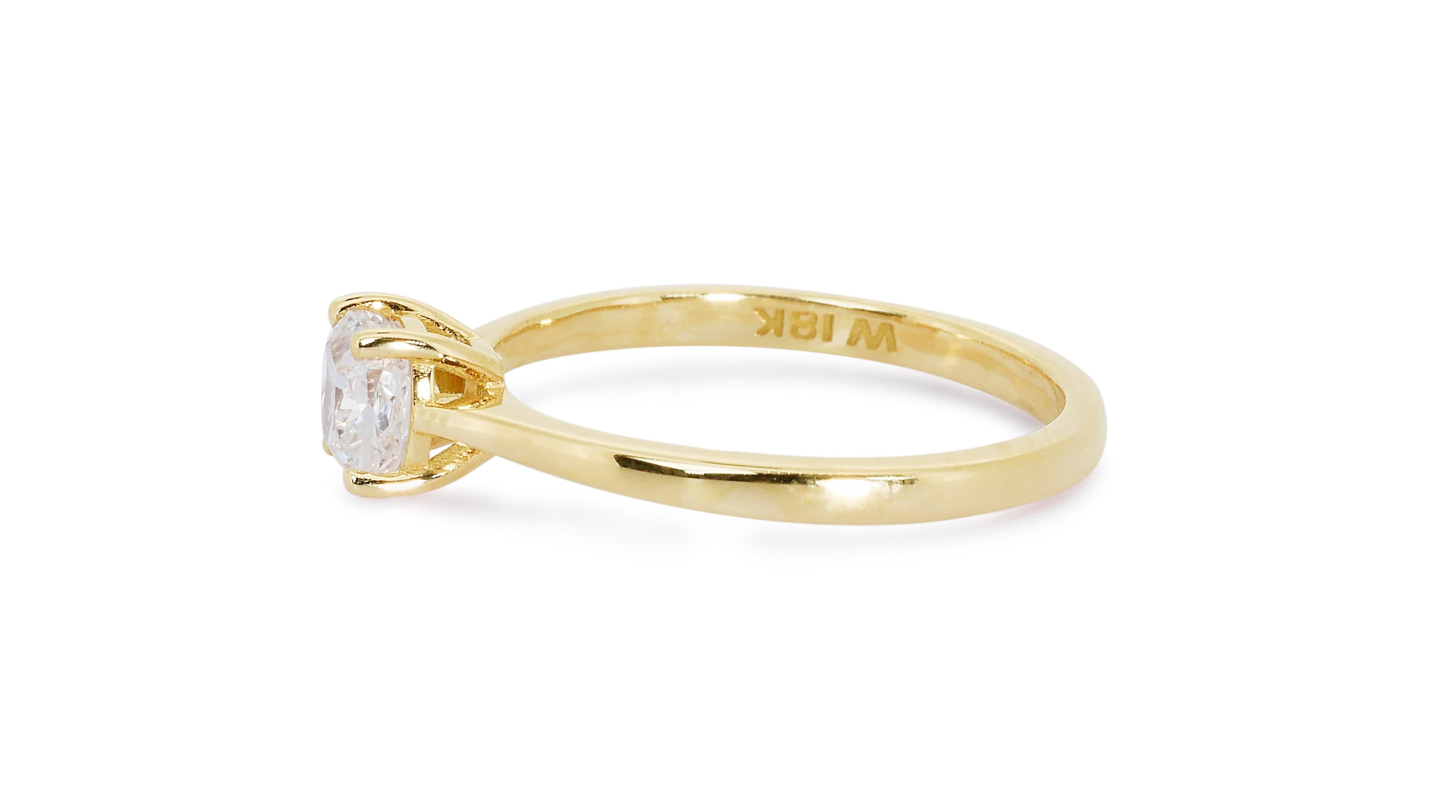 Cushion Cut Glamorous 18k Yellow Gold Solitaire Ring w/ 0.7 Carat Natural Diamonds AIG Cert For Sale