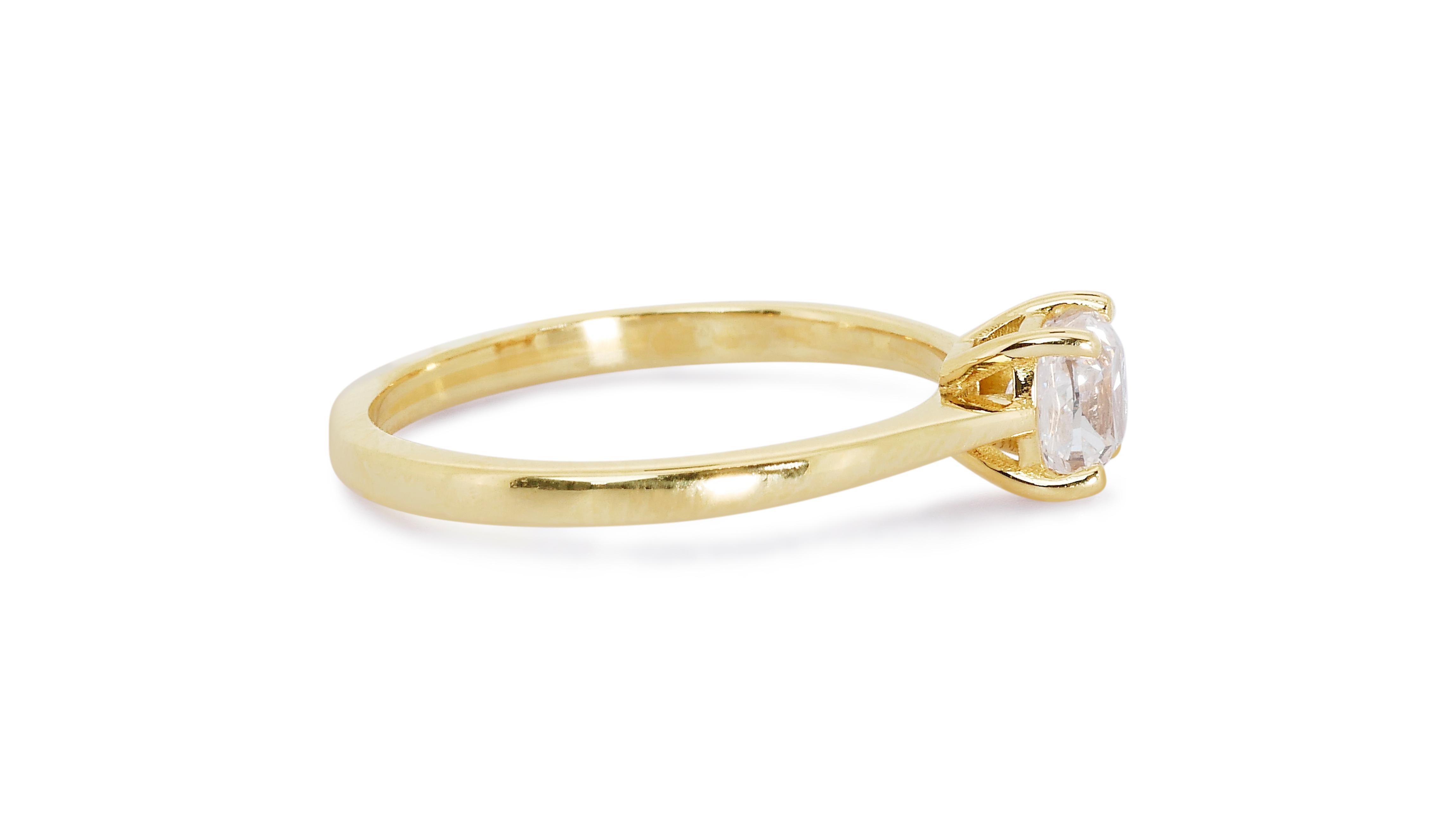 Women's Glamorous 18k Yellow Gold Solitaire Ring w/ 0.7 Carat Natural Diamonds AIG Cert For Sale