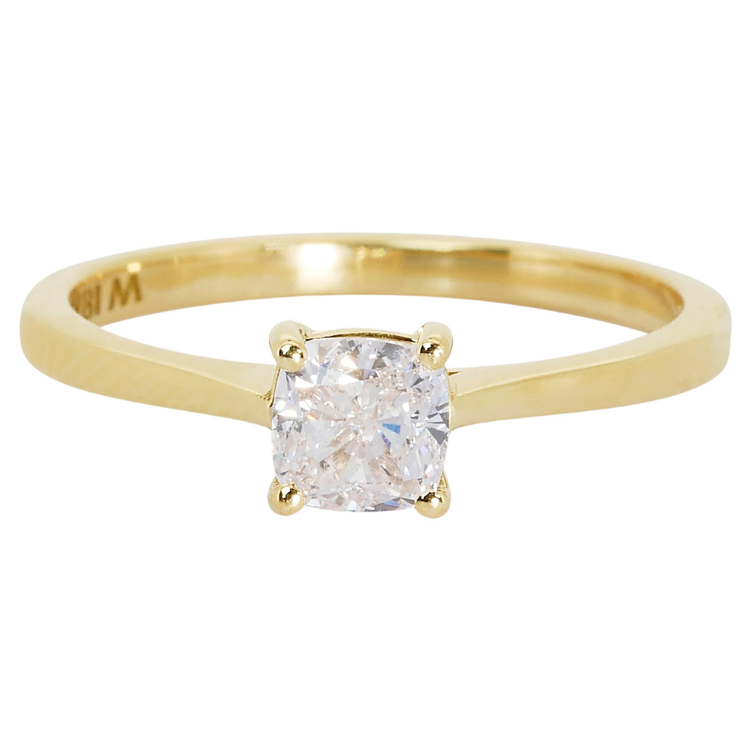 Glamorous 18k Yellow Gold Solitaire Ring w/ 0.7 Carat Natural Diamonds AIG Cert For Sale