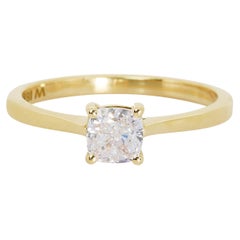 Glamorous 18k Yellow Gold Solitaire Ring w/ 0.7 Carat Natural Diamonds AIG Cert