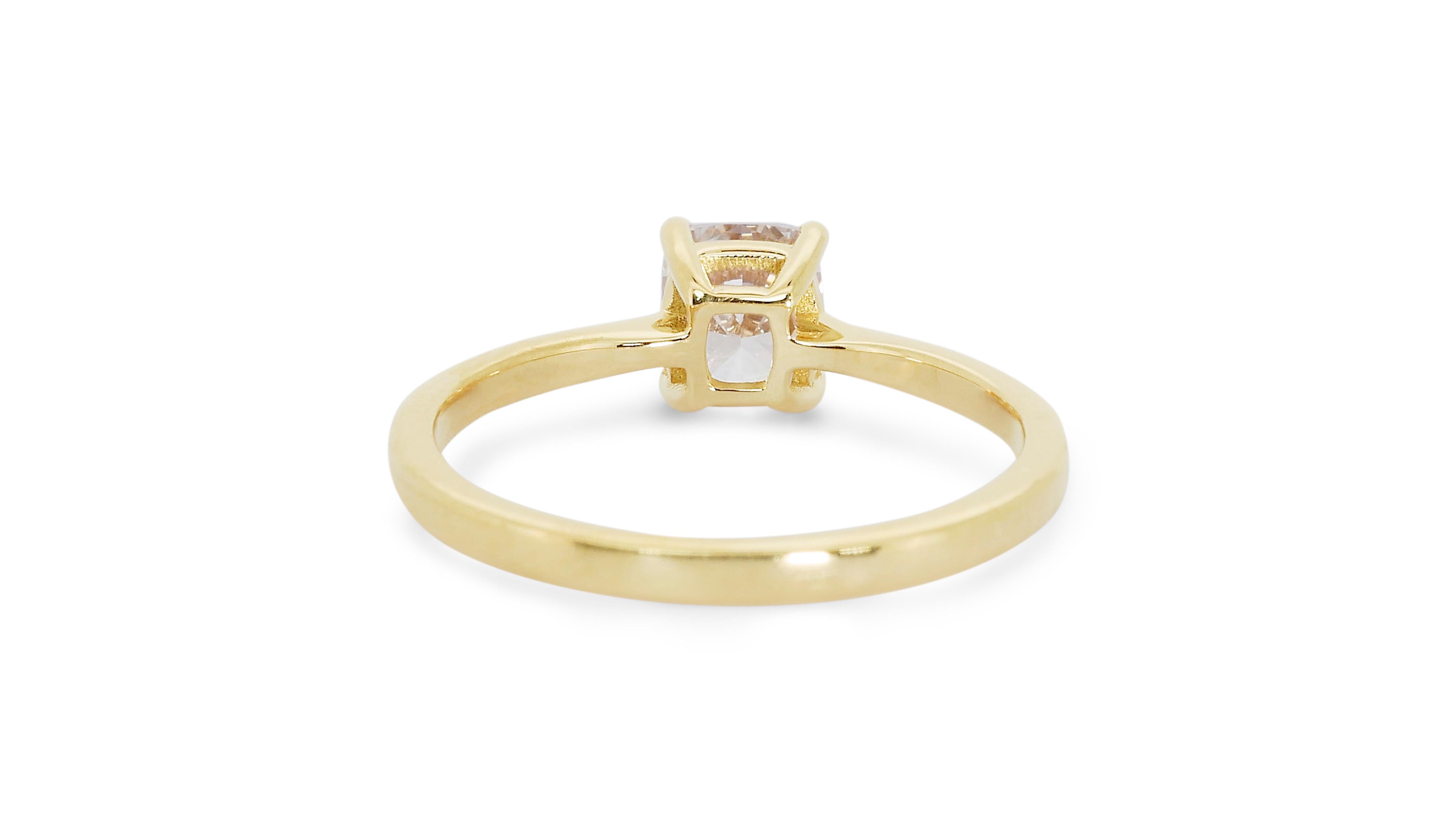 Glamorous 18k Yellow Gold Solitaire Ring w/ 0.80 ct Natural Diamonds IGI Cert For Sale 3