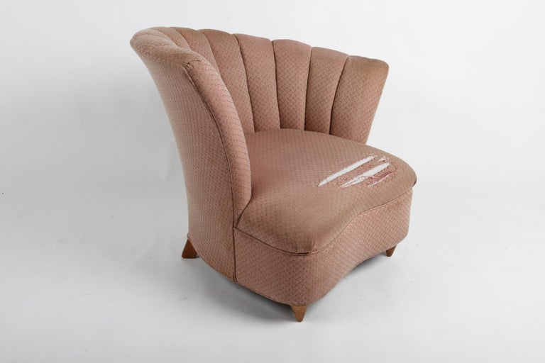 Glamorous 1940s Hollywood Regency Asymmetrical Scallop Back Slipper Chair For Sale 1