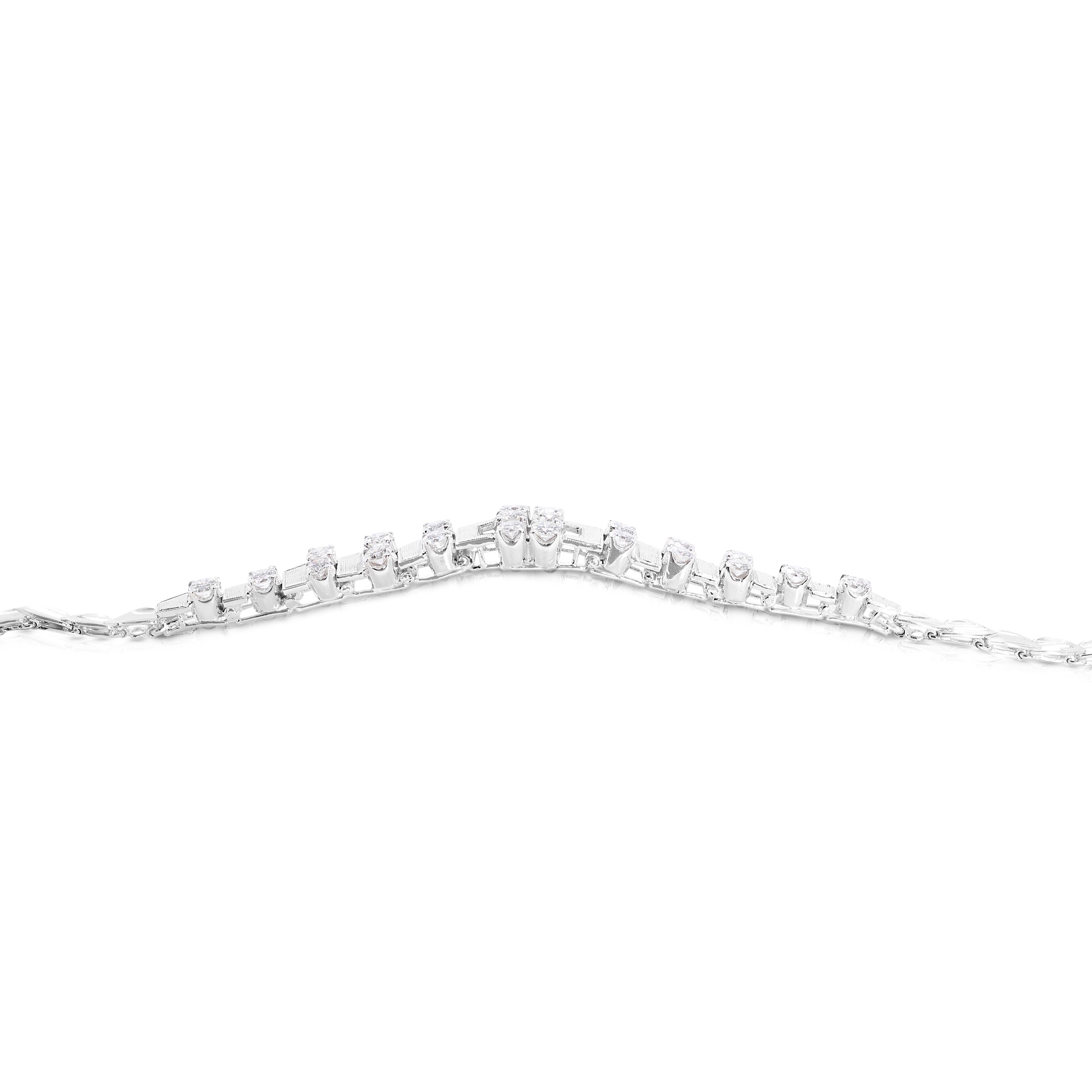 Bracelet glamour en platine avec diamants naturels de 2 carats et 20 points en vente 2