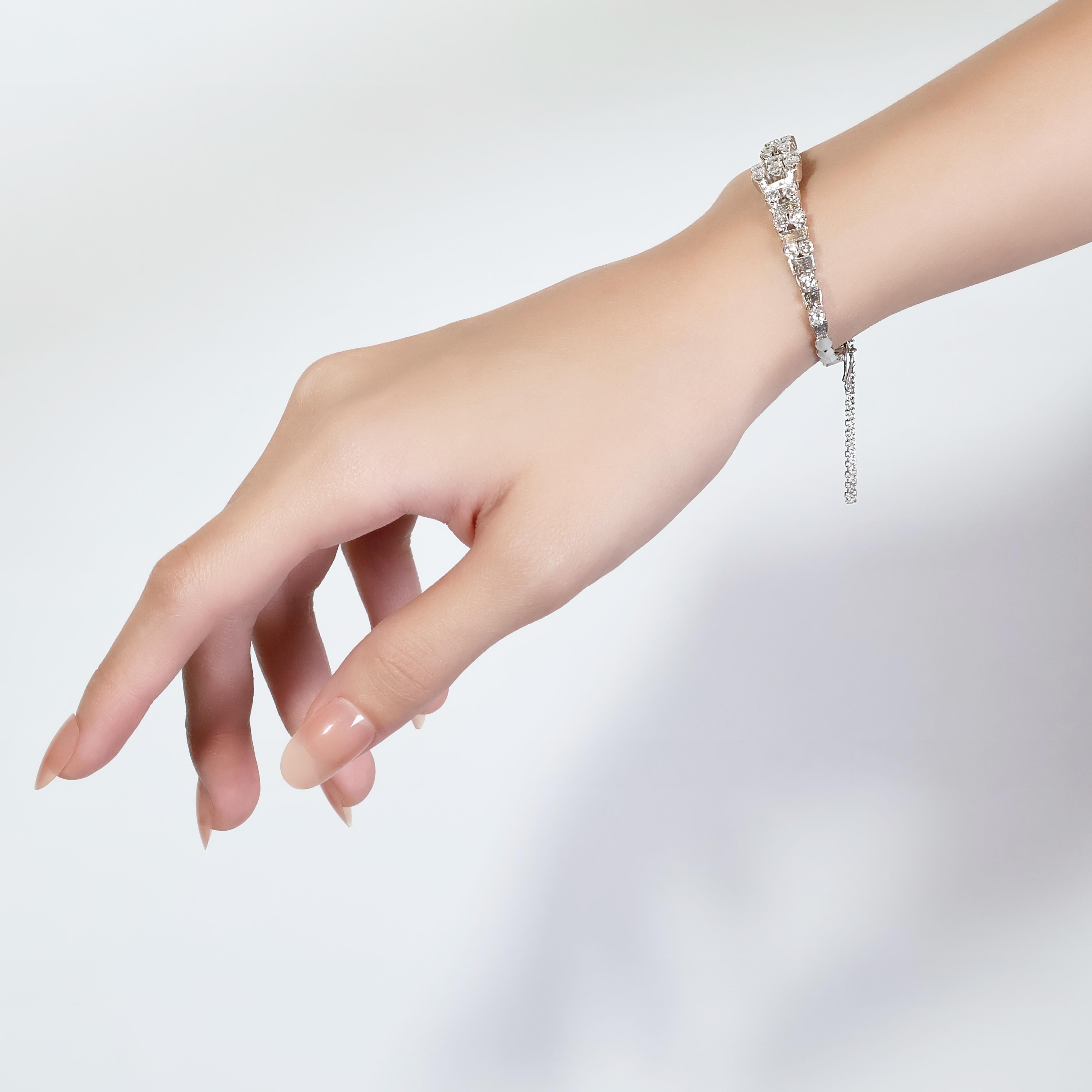 Bracelet glamour en platine avec diamants naturels de 2 carats et 20 points en vente 4