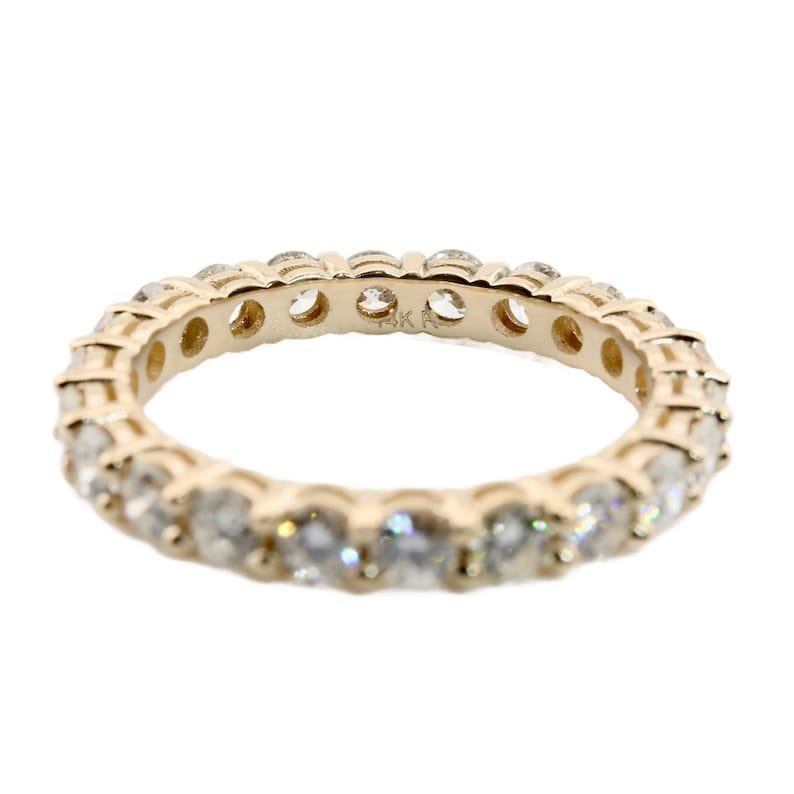 Round Cut Glamorous 2.20ct Round Brilliant Cut Diamond Eternity Band in 14K Yellow Gold For Sale