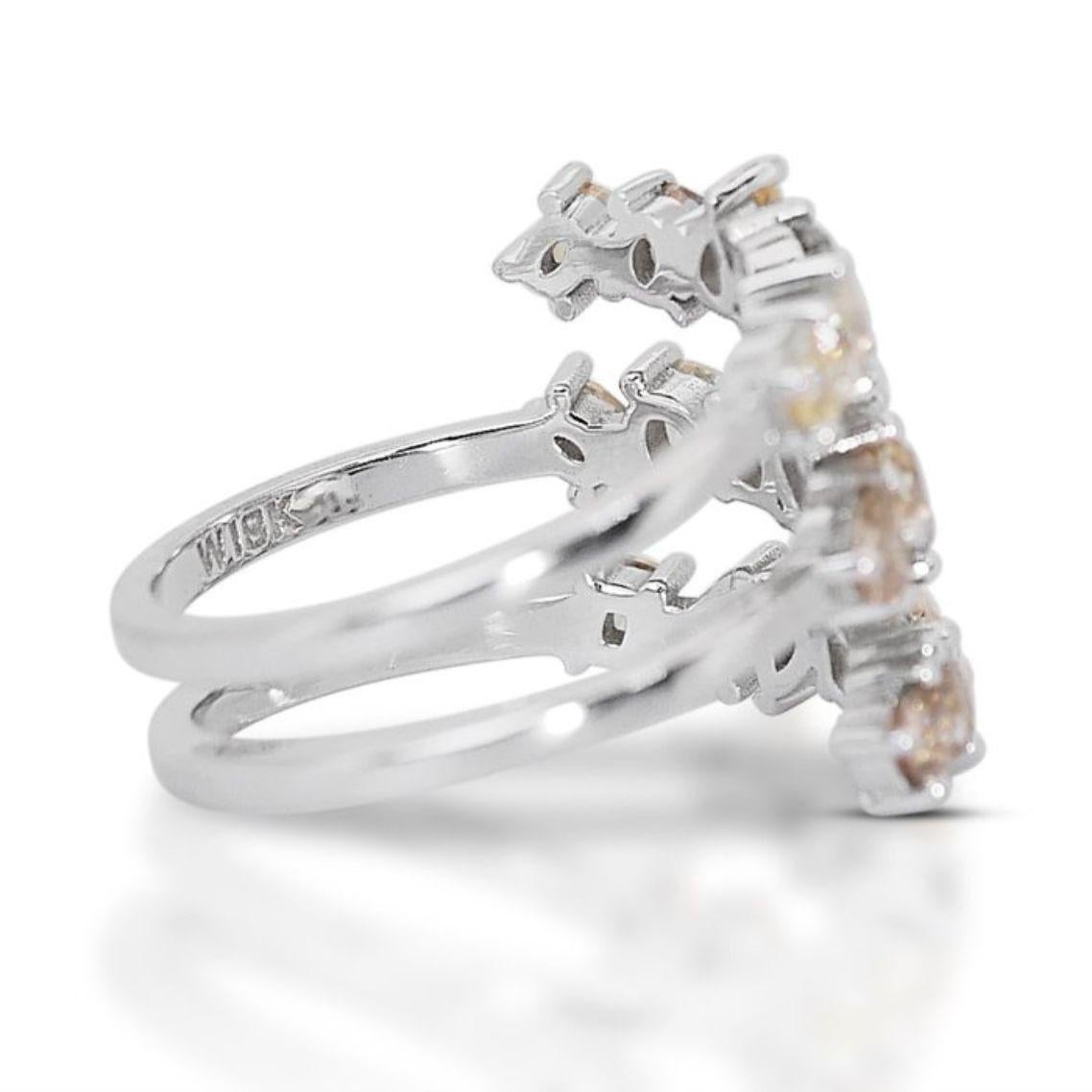 Glamorous 2.25ct Diamond Ring in 18K White Gold  For Sale 1