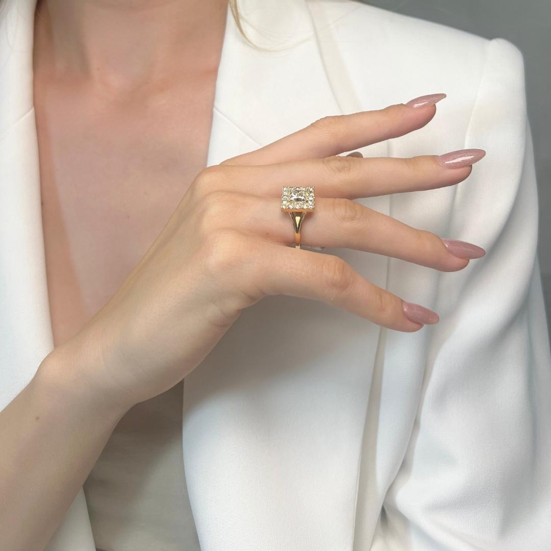 Anello aureola con 2,28 carati di diamanti in oro giallo 18 carati - Certificato IGI in vendita 5