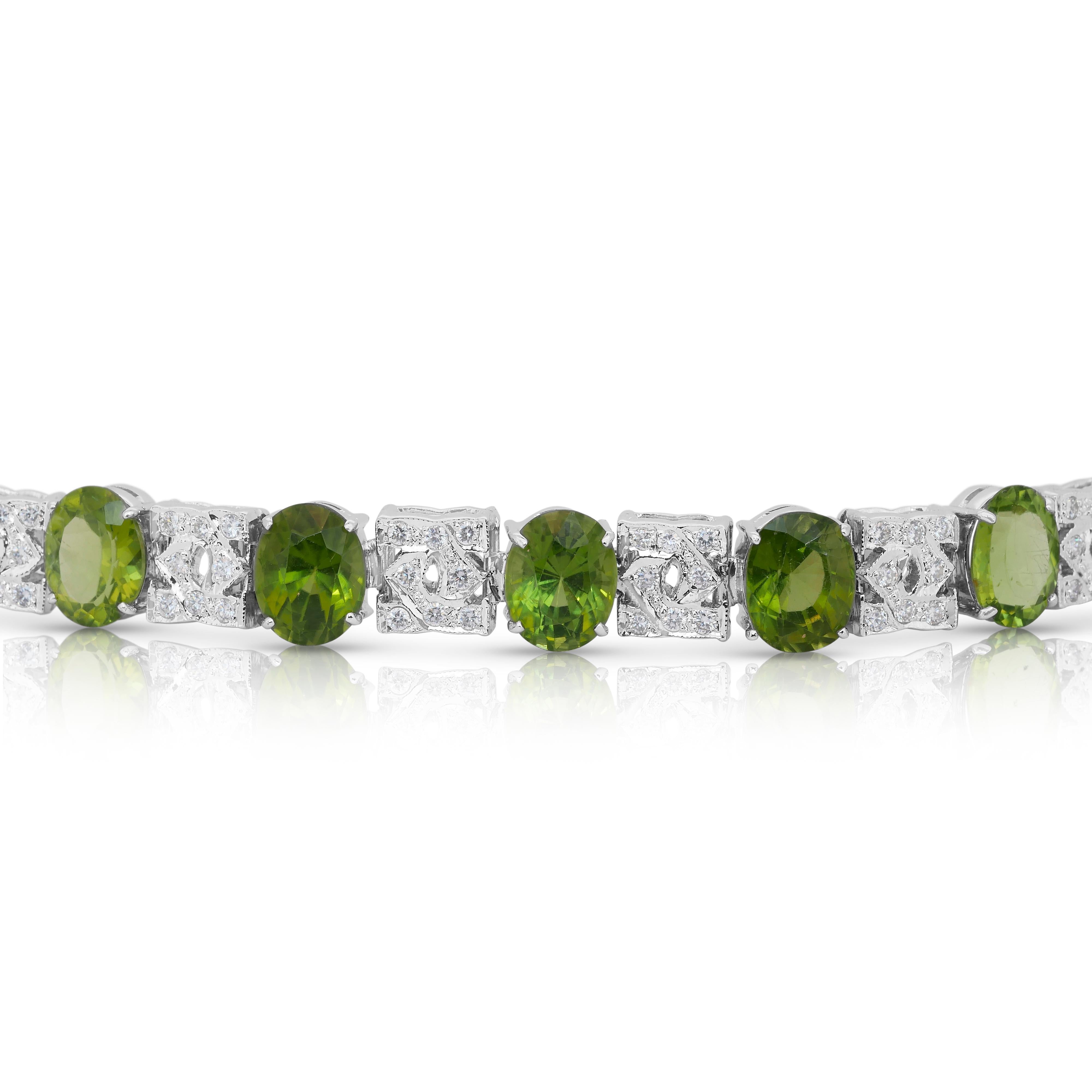 Glamorous 27.42ct Peridots and Diamonds Bracelet in 14k White Gold For Sale 1