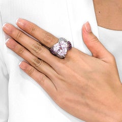 Anello glamour con morganite, zaffiro rosa e diamanti da 32,08 carati in oro bianco 18 carati
