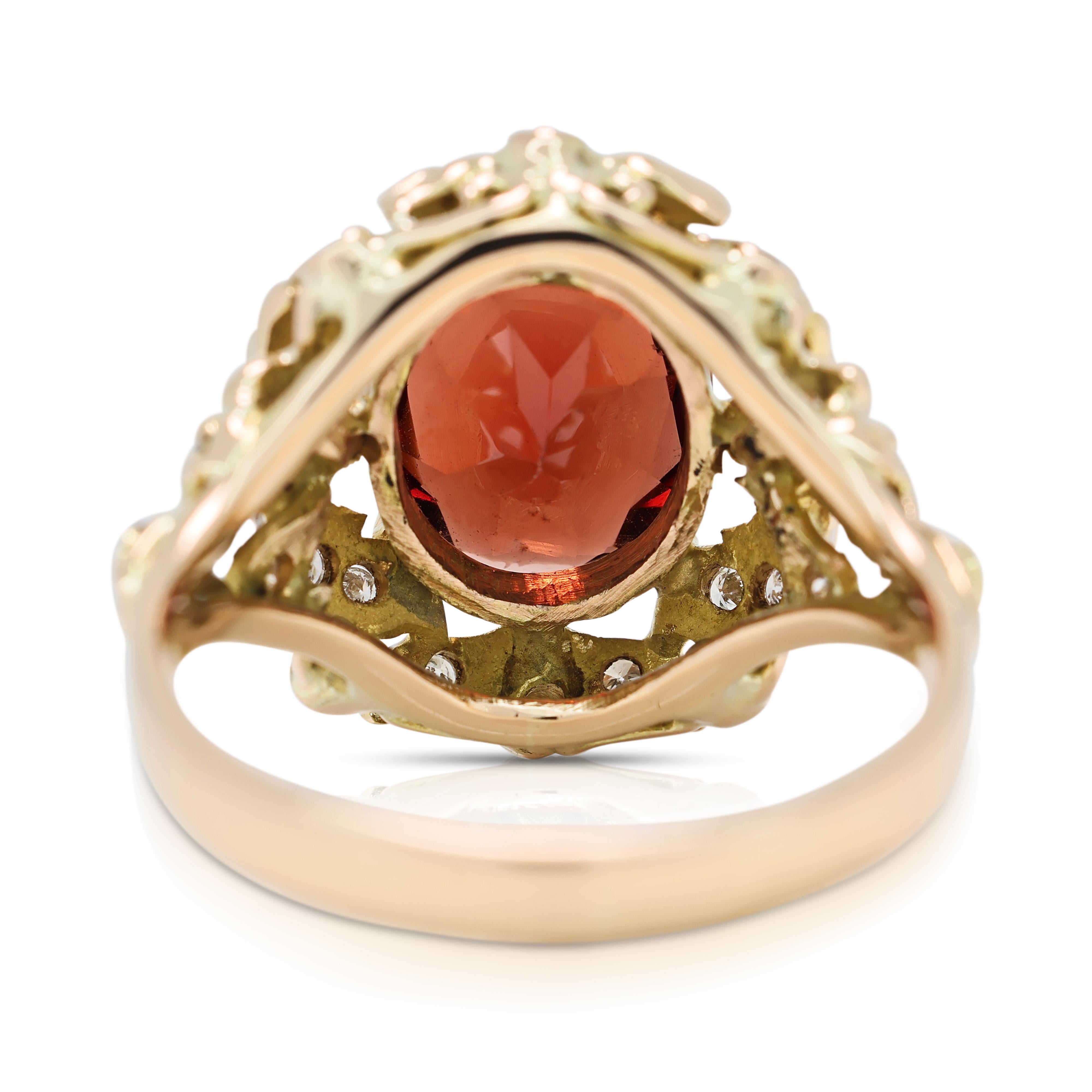 Glamouröser Cluster-Ring aus 18 Karat Gelbgold mit 4,15 Karat Granat und Diamant im Angebot 1