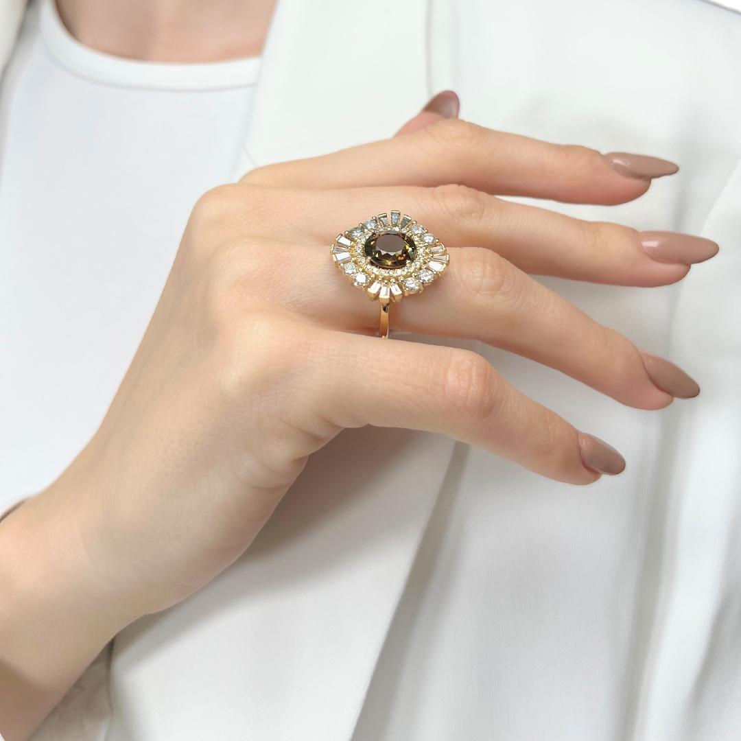 Bague glamour en or jaune 18 carats, diamants et Andalusite de 4,36 carats en vente 5
