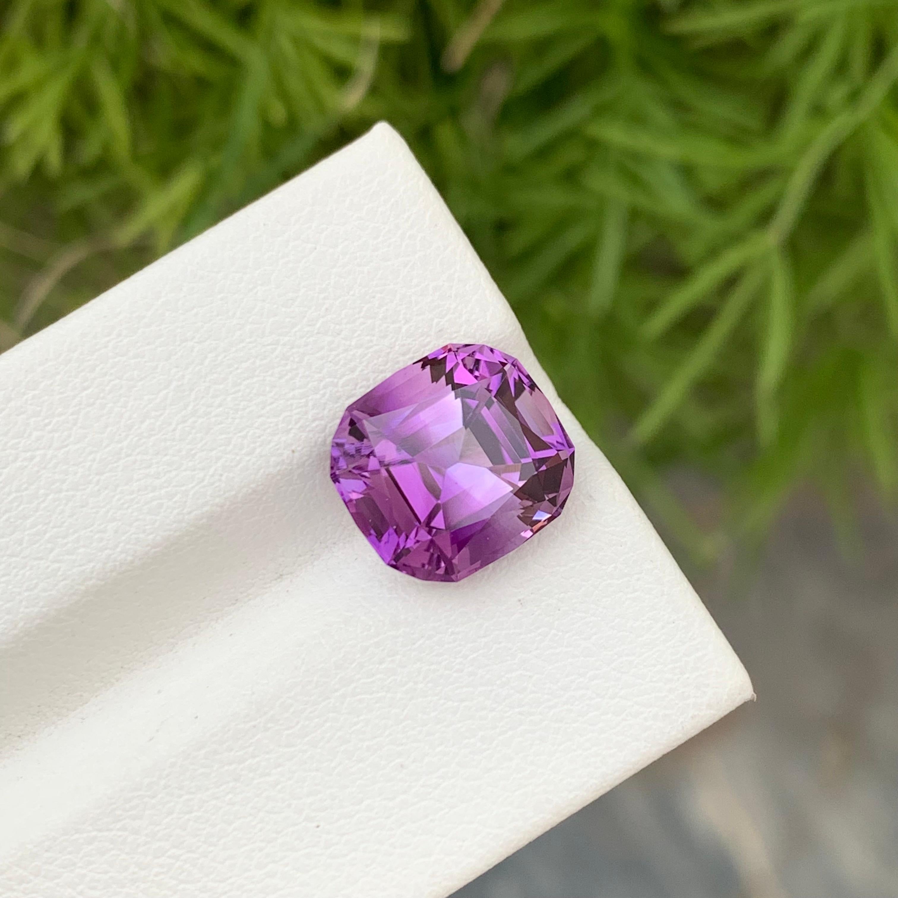 Glamorous 5.00 Carats Cushion Shape Loose Purple Amethyst Gem For Ring  For Sale 7