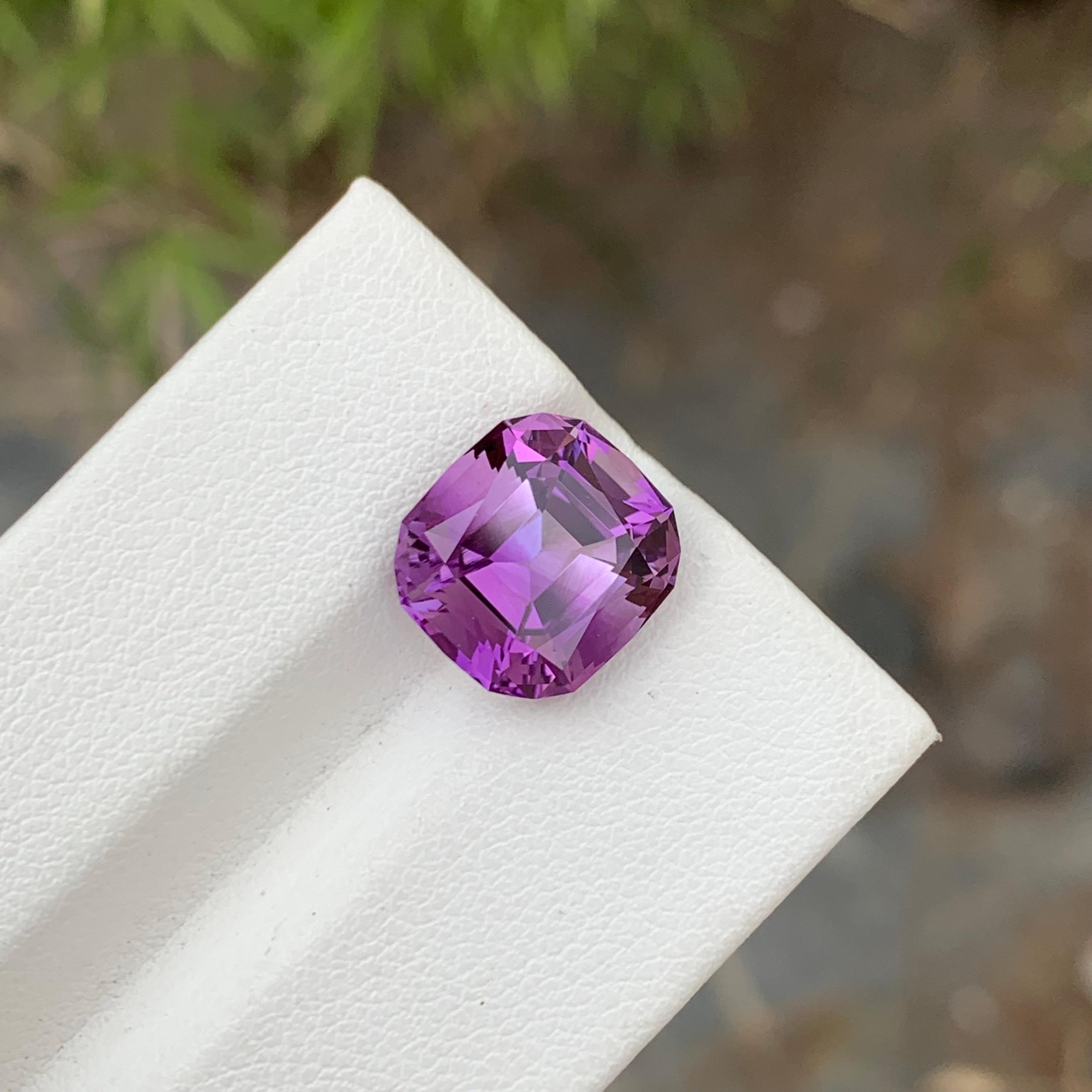 Glamorous 5.00 Carats Cushion Shape Loose Purple Amethyst Gem For Ring  In New Condition For Sale In Peshawar, PK
